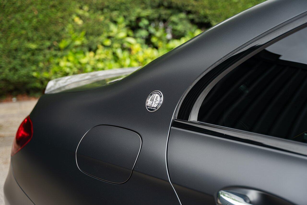 Mercedes-Benz E-Class view 35