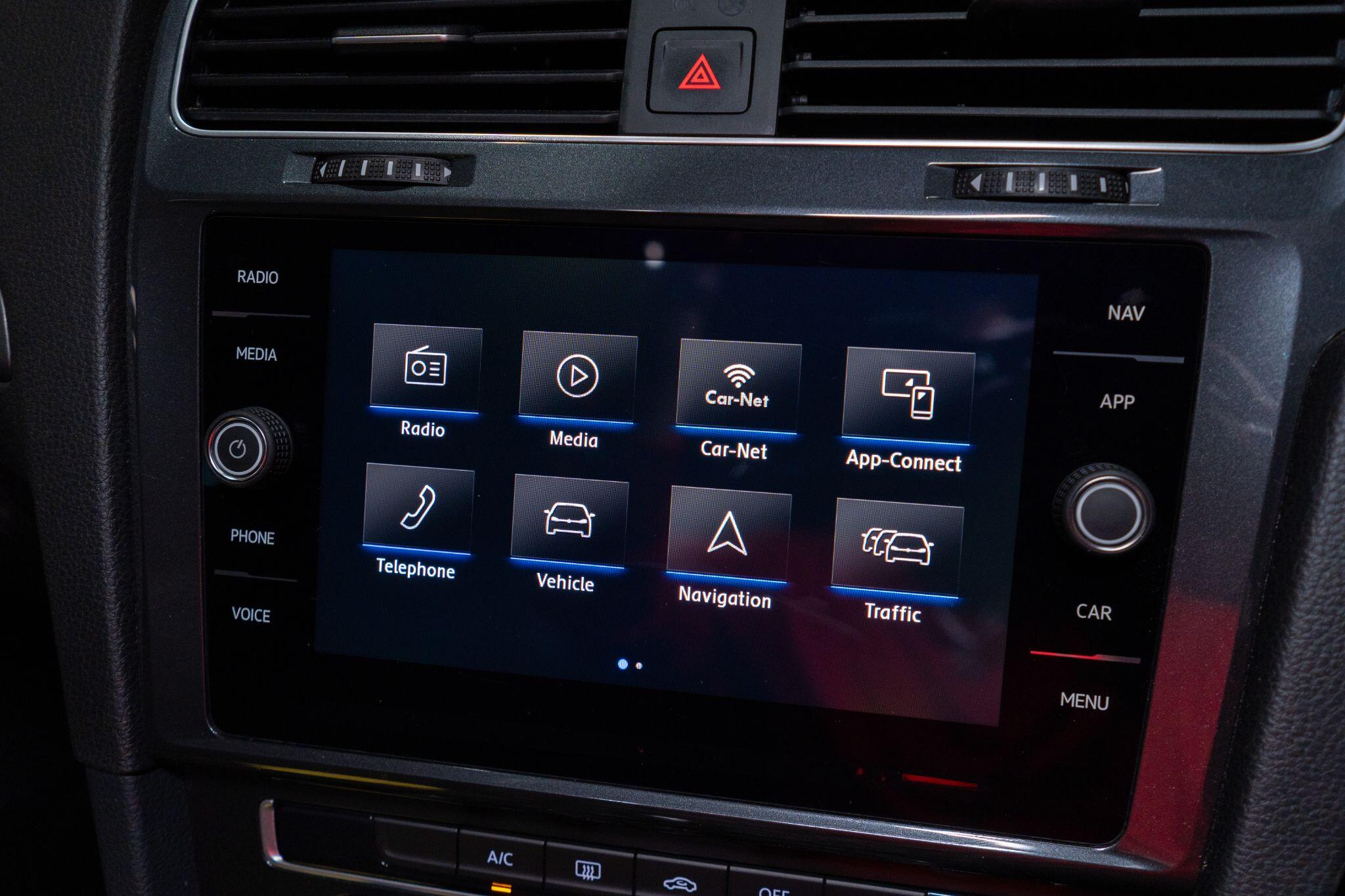 Volkswagen Golf view 23