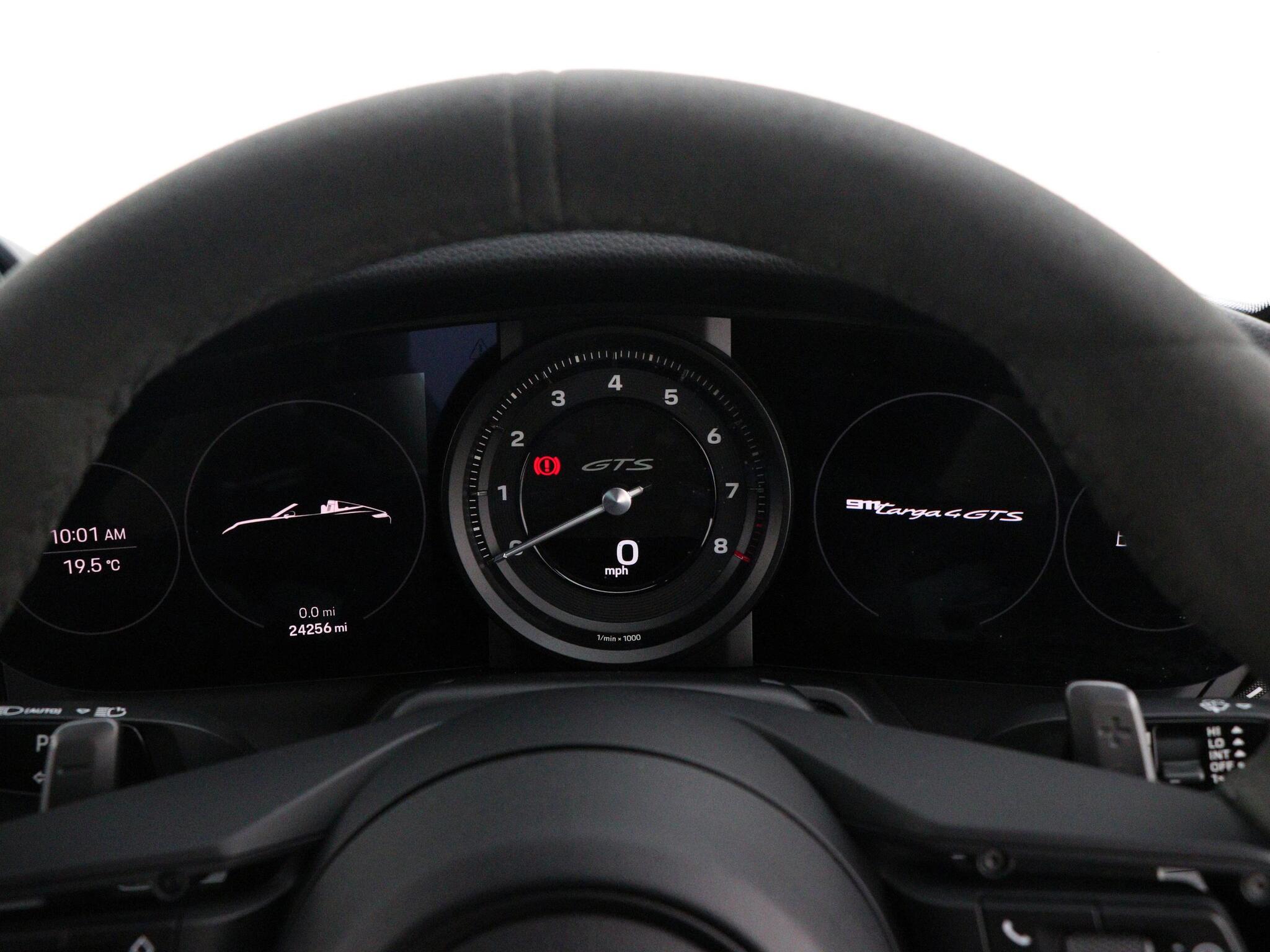 Porsche 911 view 34