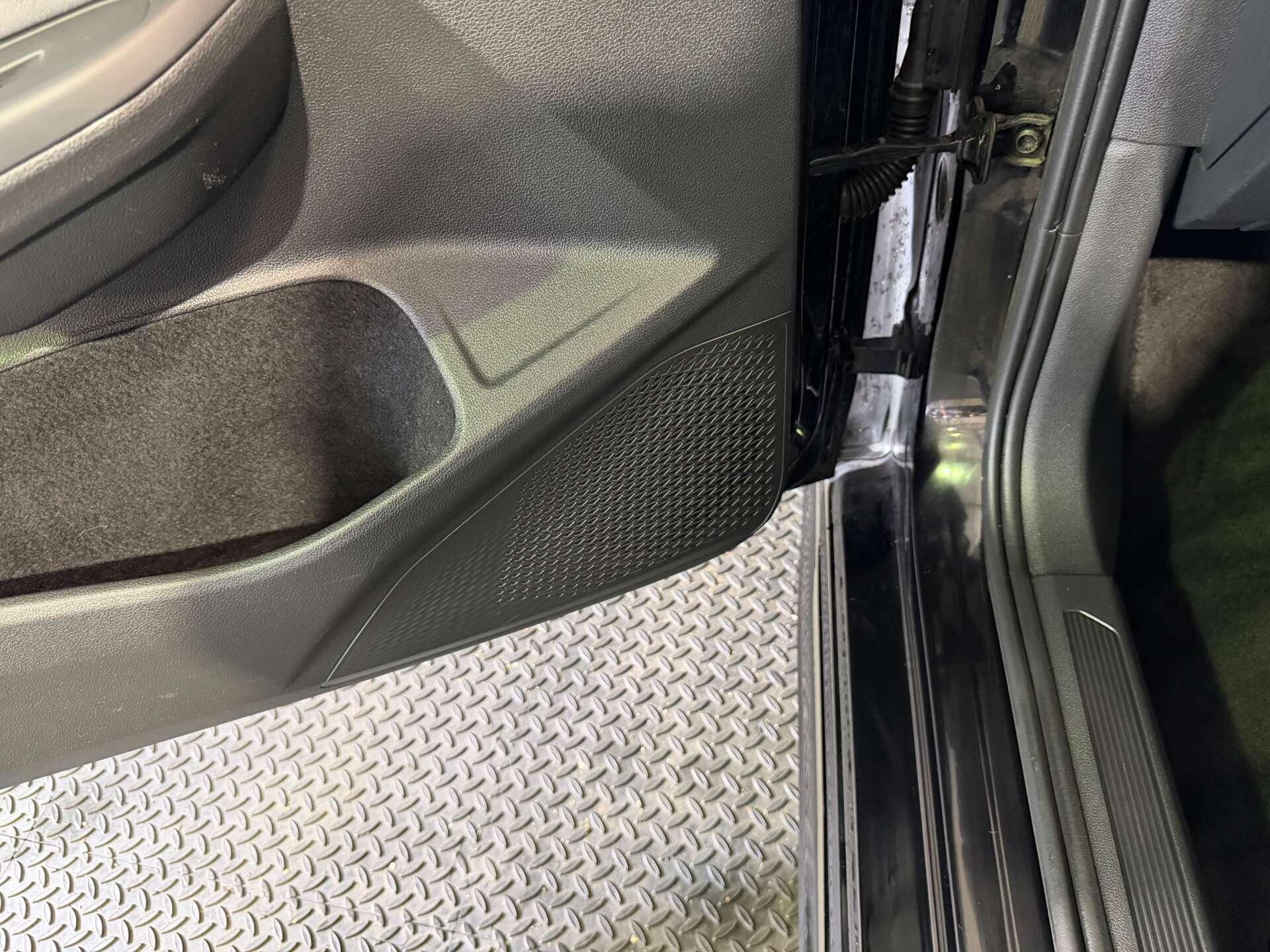 Volkswagen Golf view 64