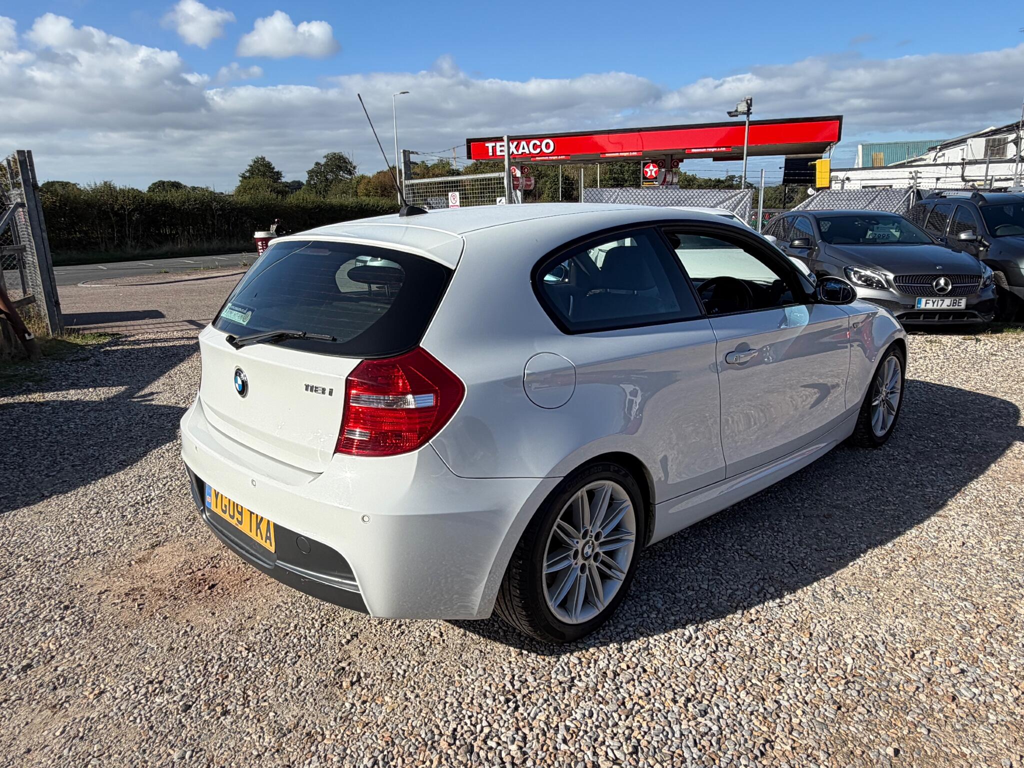 BMW 1 Series view 9