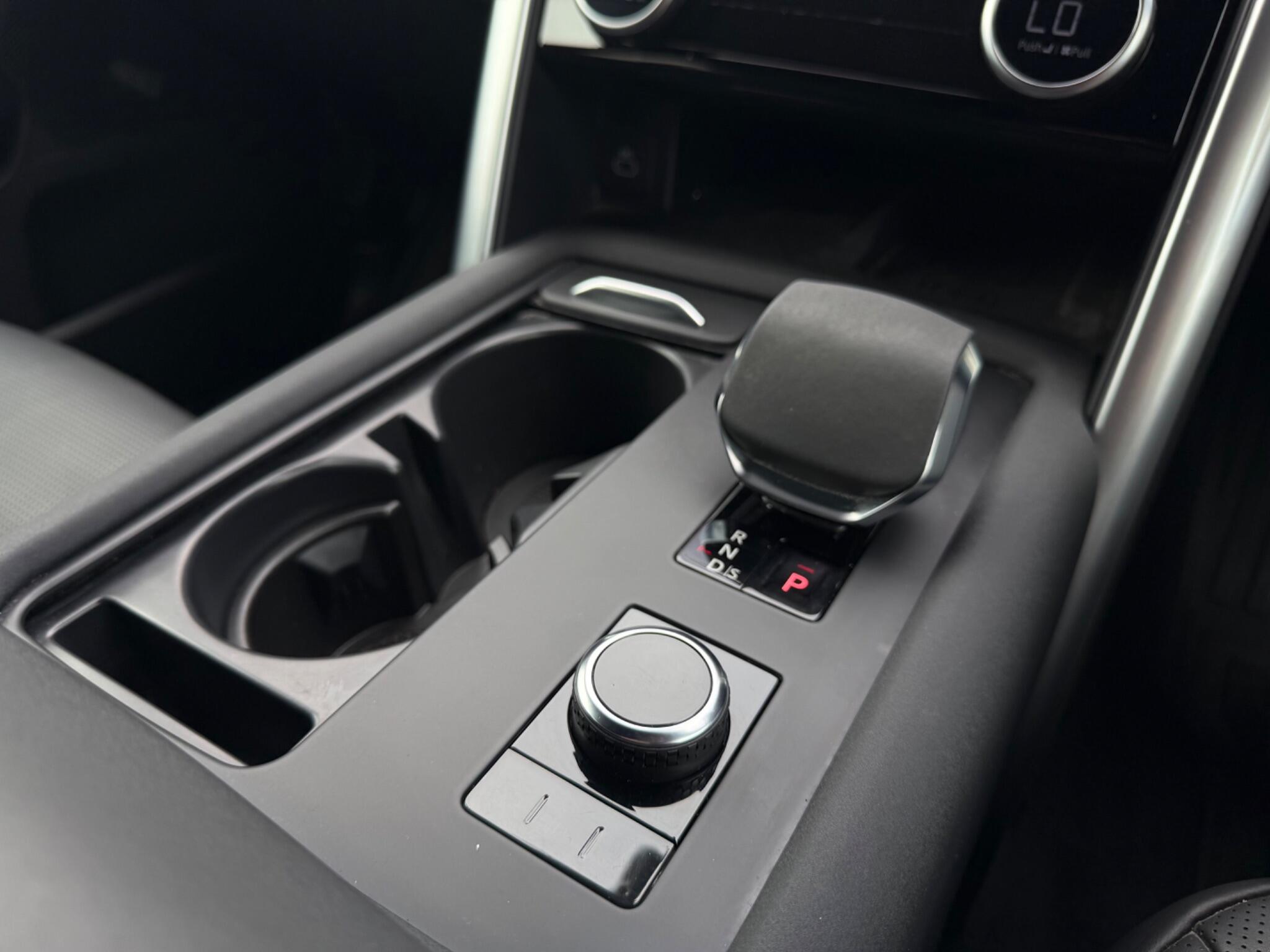 Land Rover Discovery 3 view 11