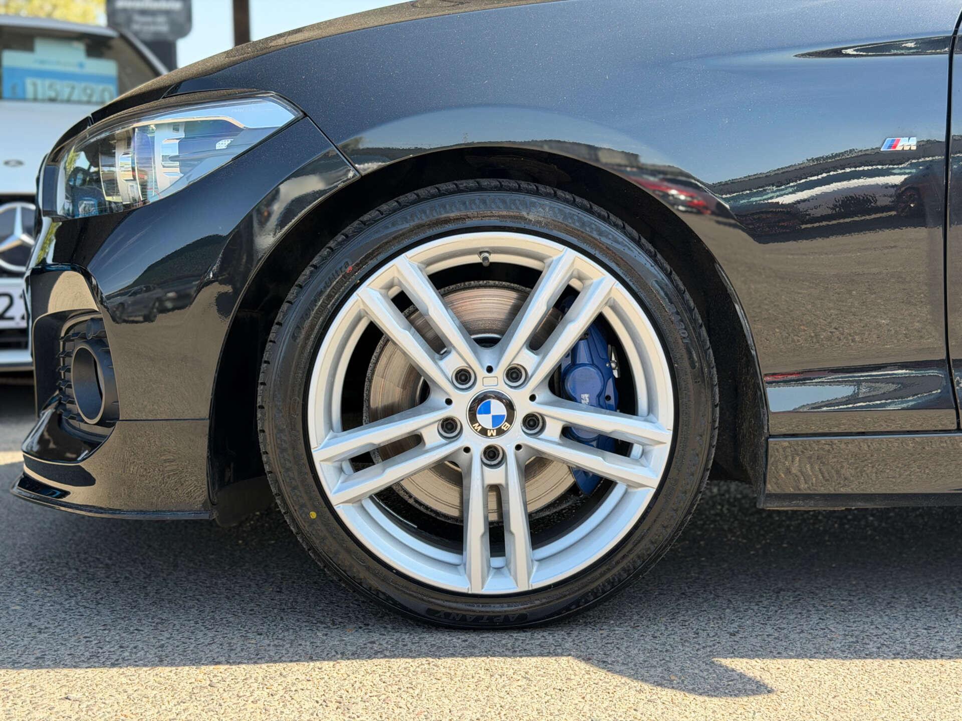 BMW 1 Series view 14