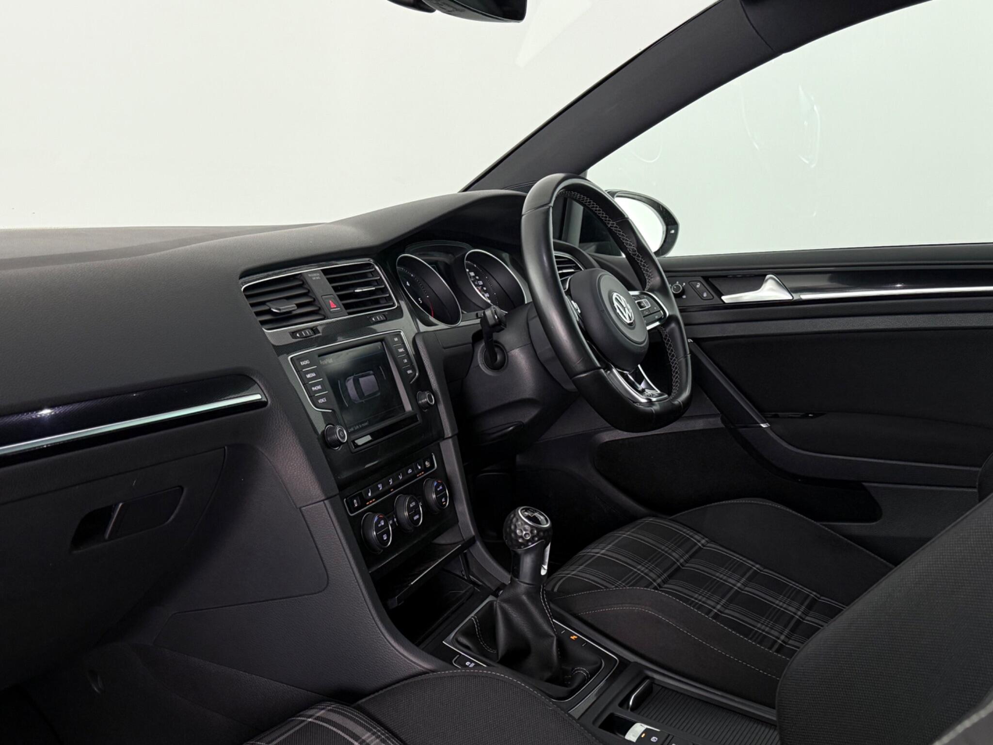 Volkswagen Golf view 12