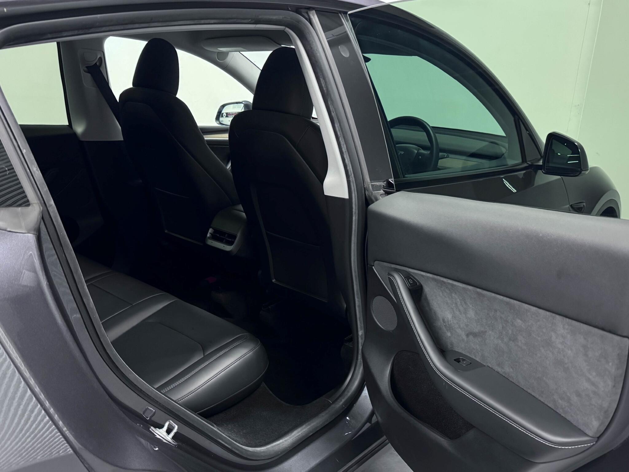 Tesla Model Y view 31
