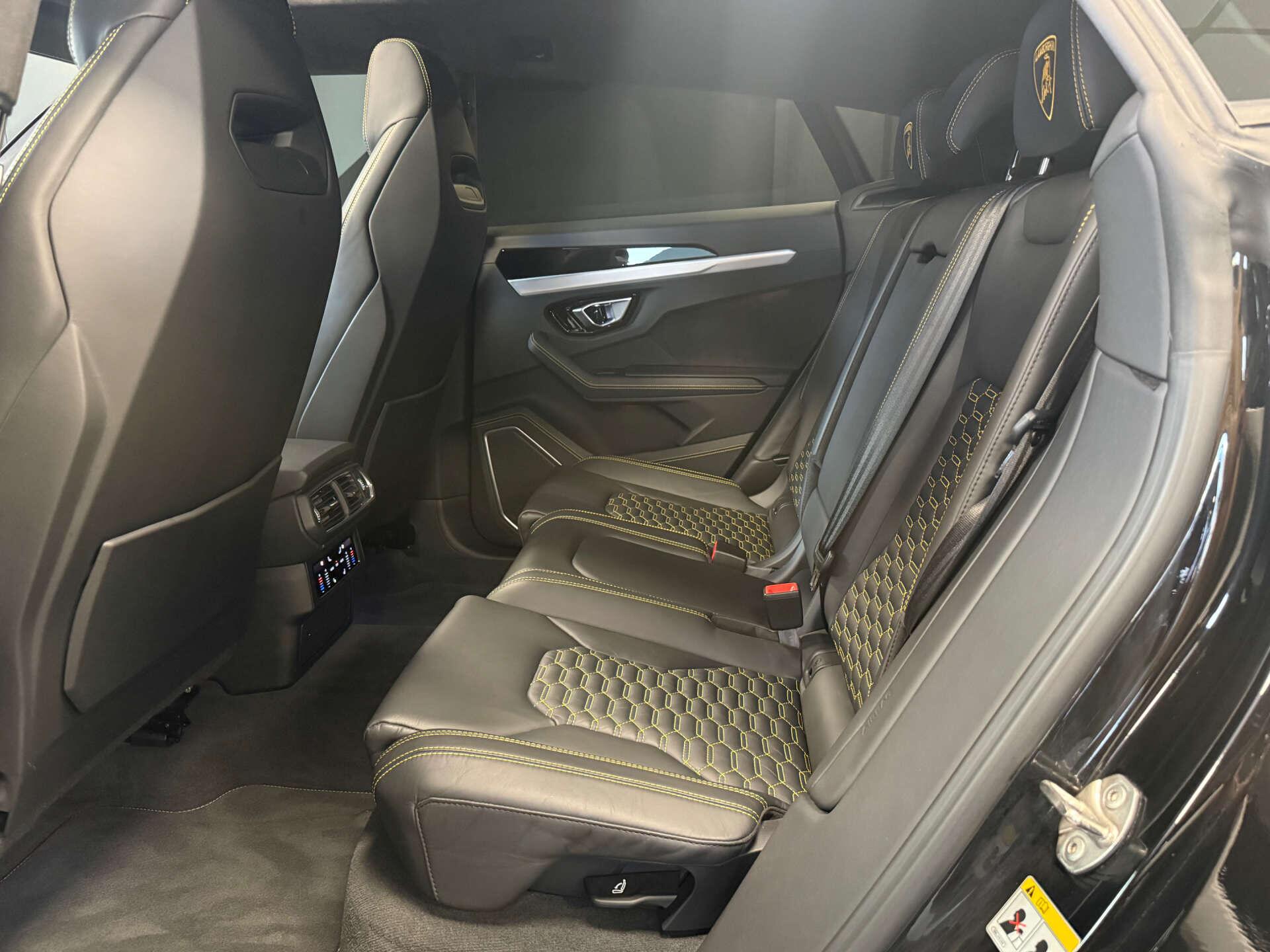 Lamborghini Urus view 13