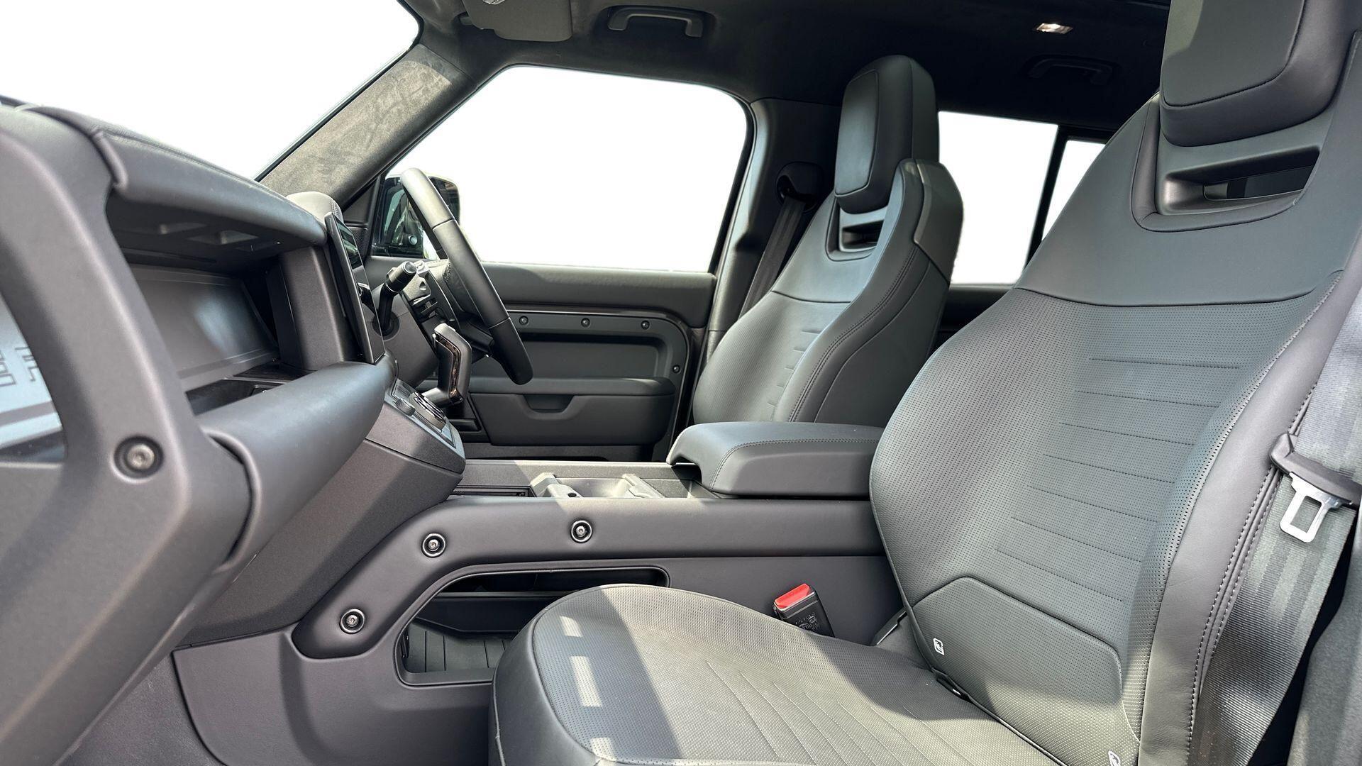 Land Rover Defender view 34