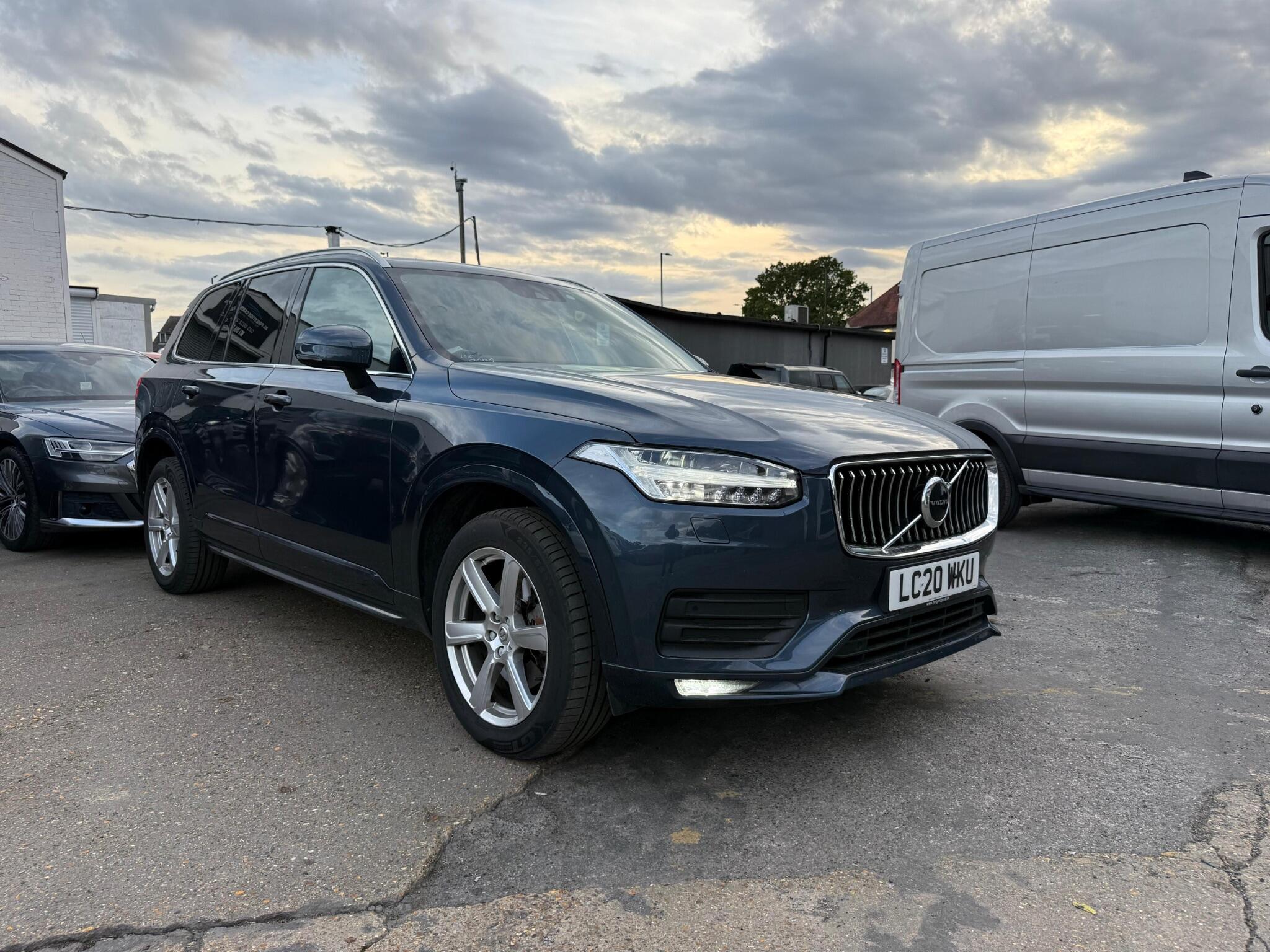 Volvo XC90 view 15