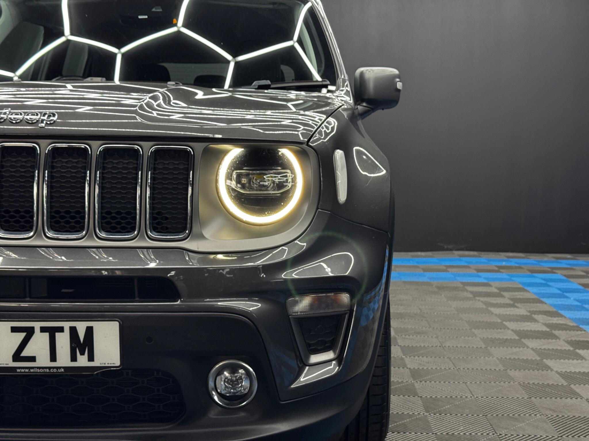 Jeep Renegade view 42