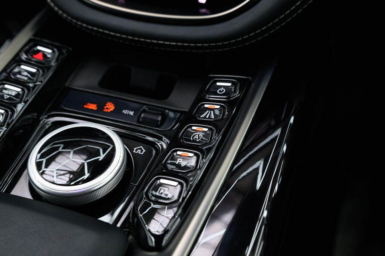 Aston Martin DBX view 49
