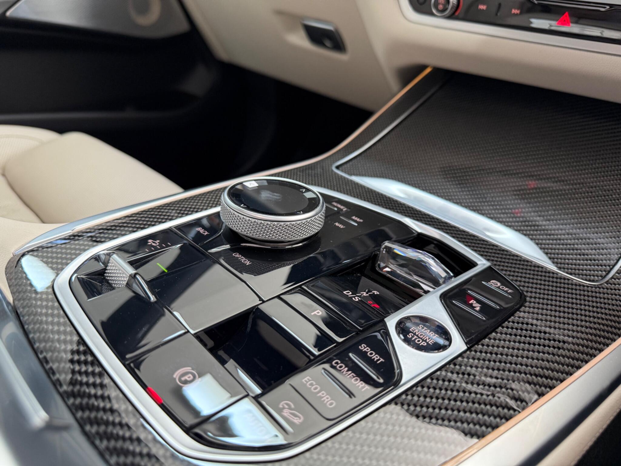 BMW X7 view 19