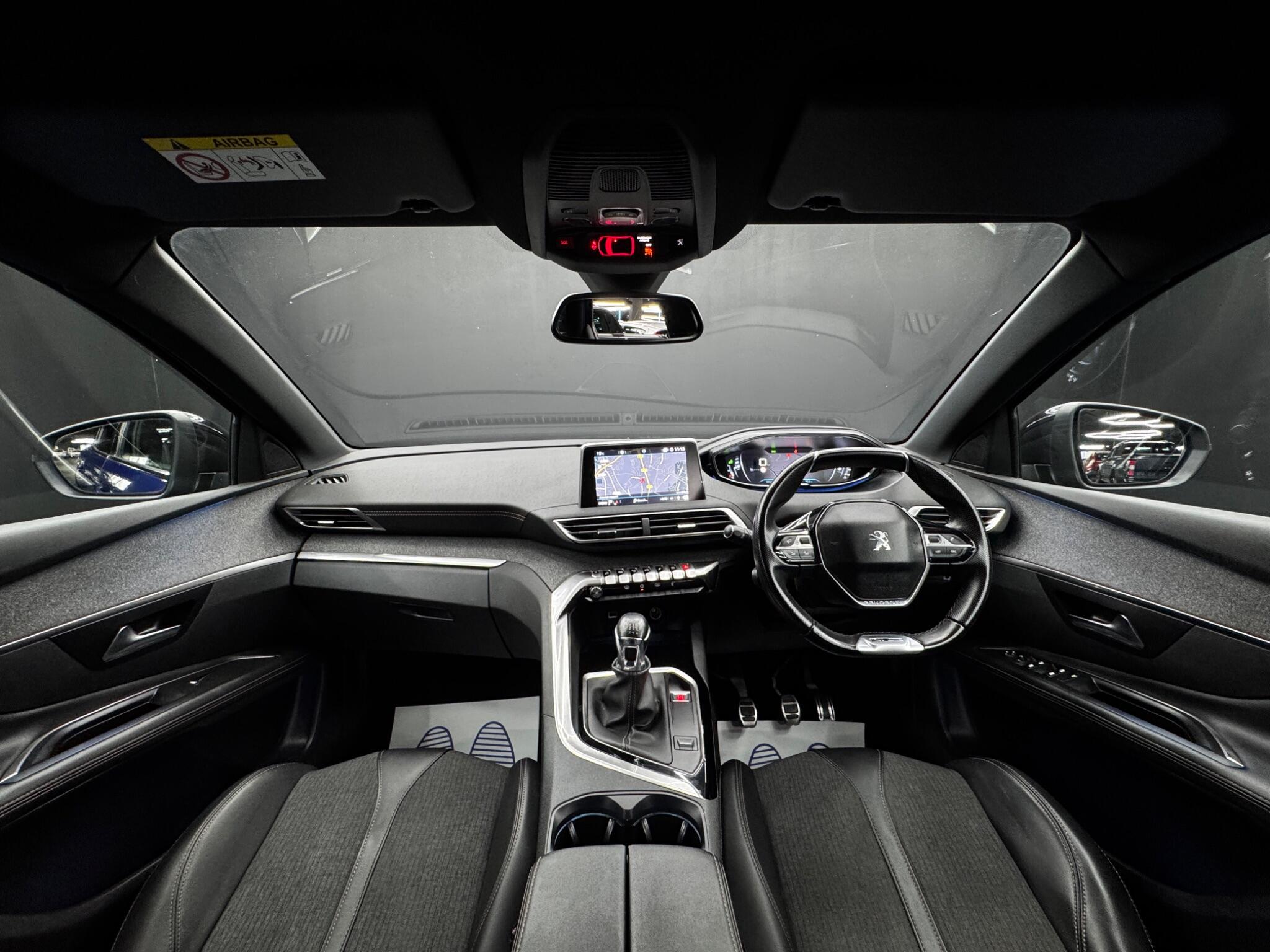 Peugeot 3008 view 17