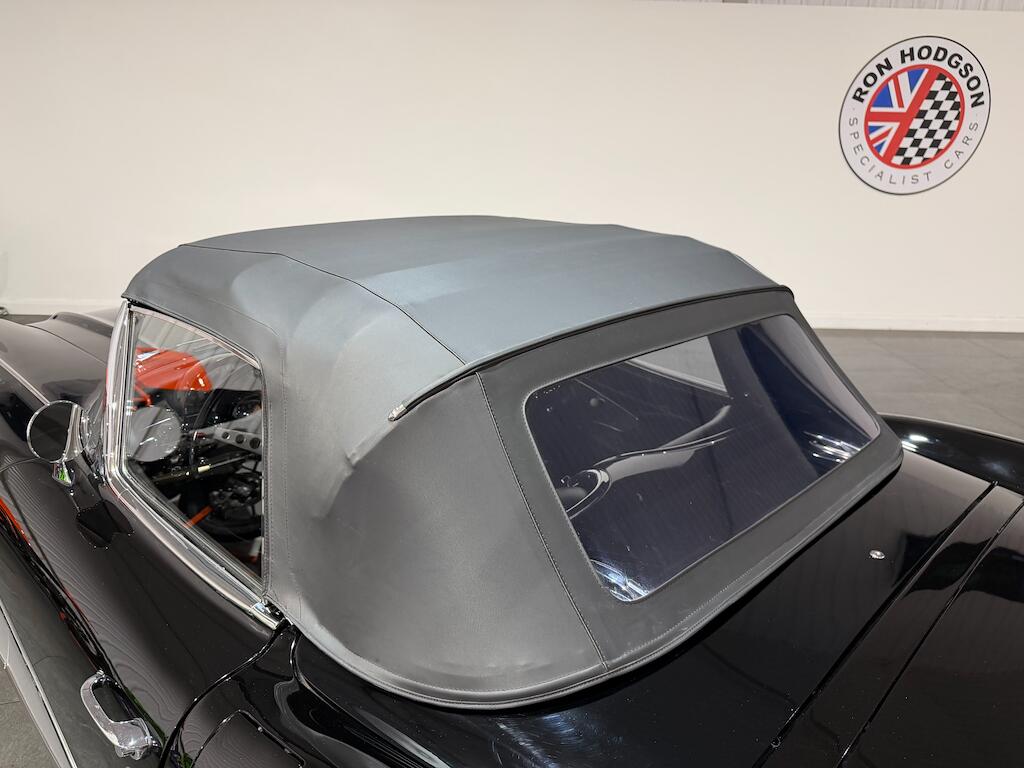 Chevrolet Corvette view 28