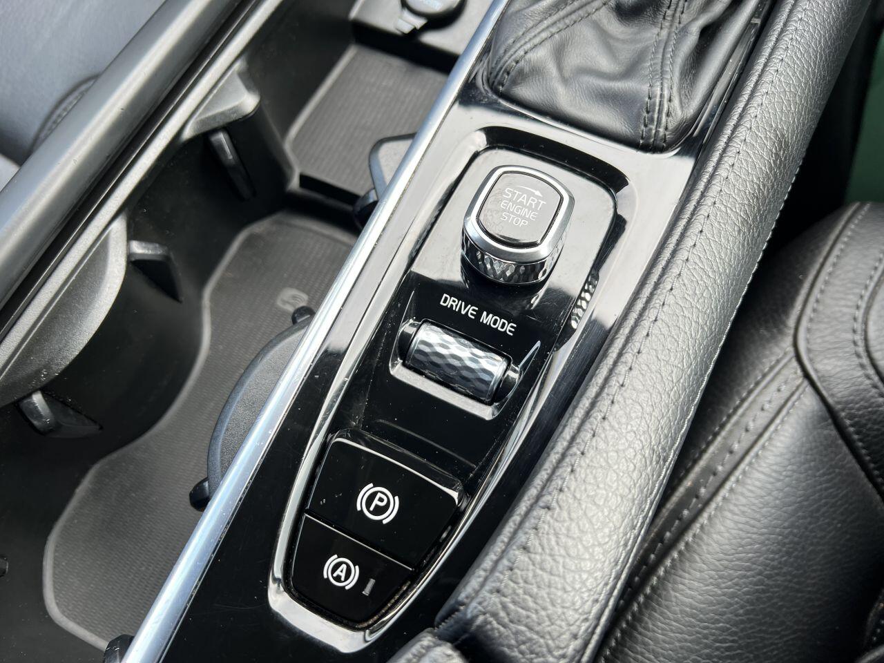 Volvo V90 Cross Country view 34