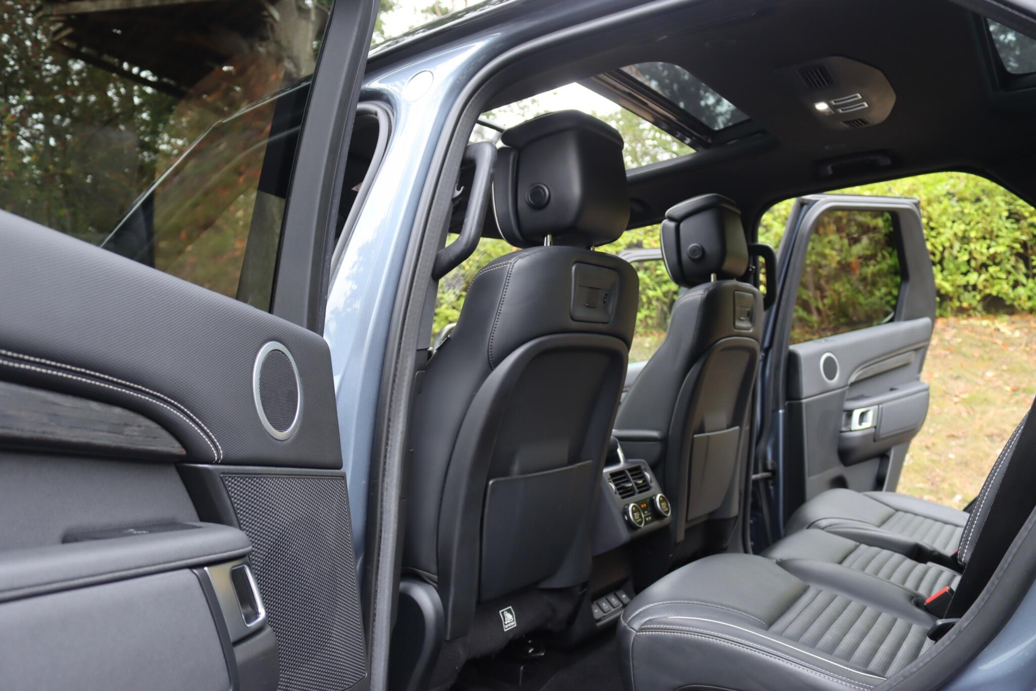 Land Rover Discovery view 15