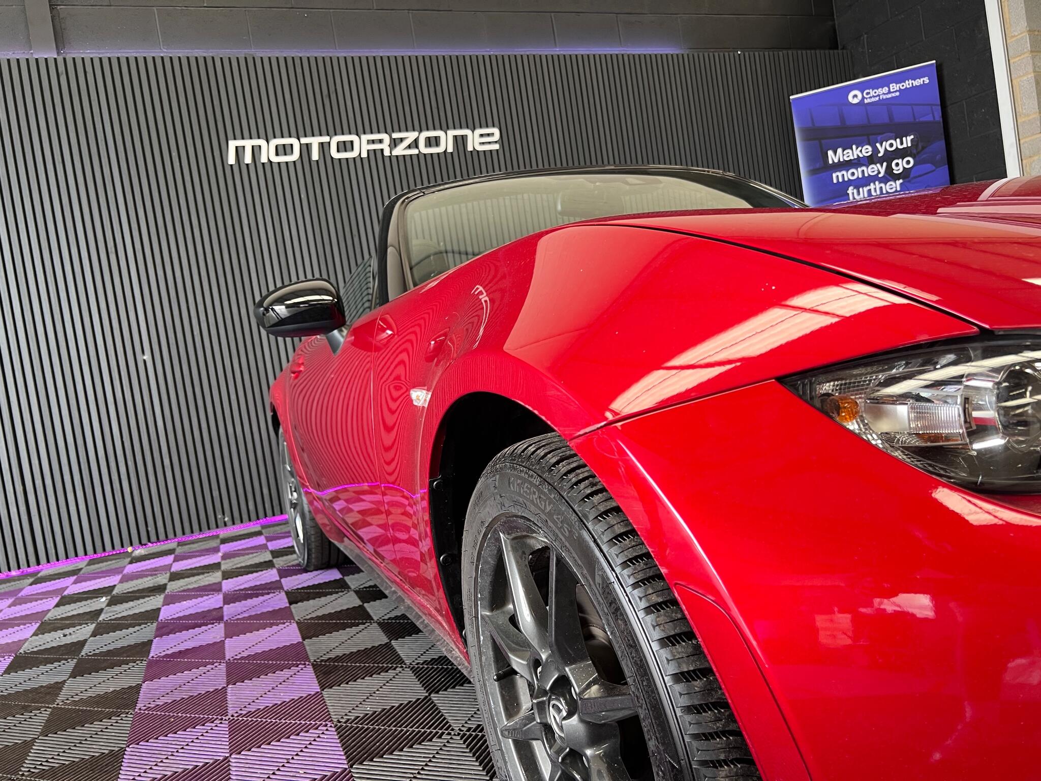 Mazda MX-5 view 40