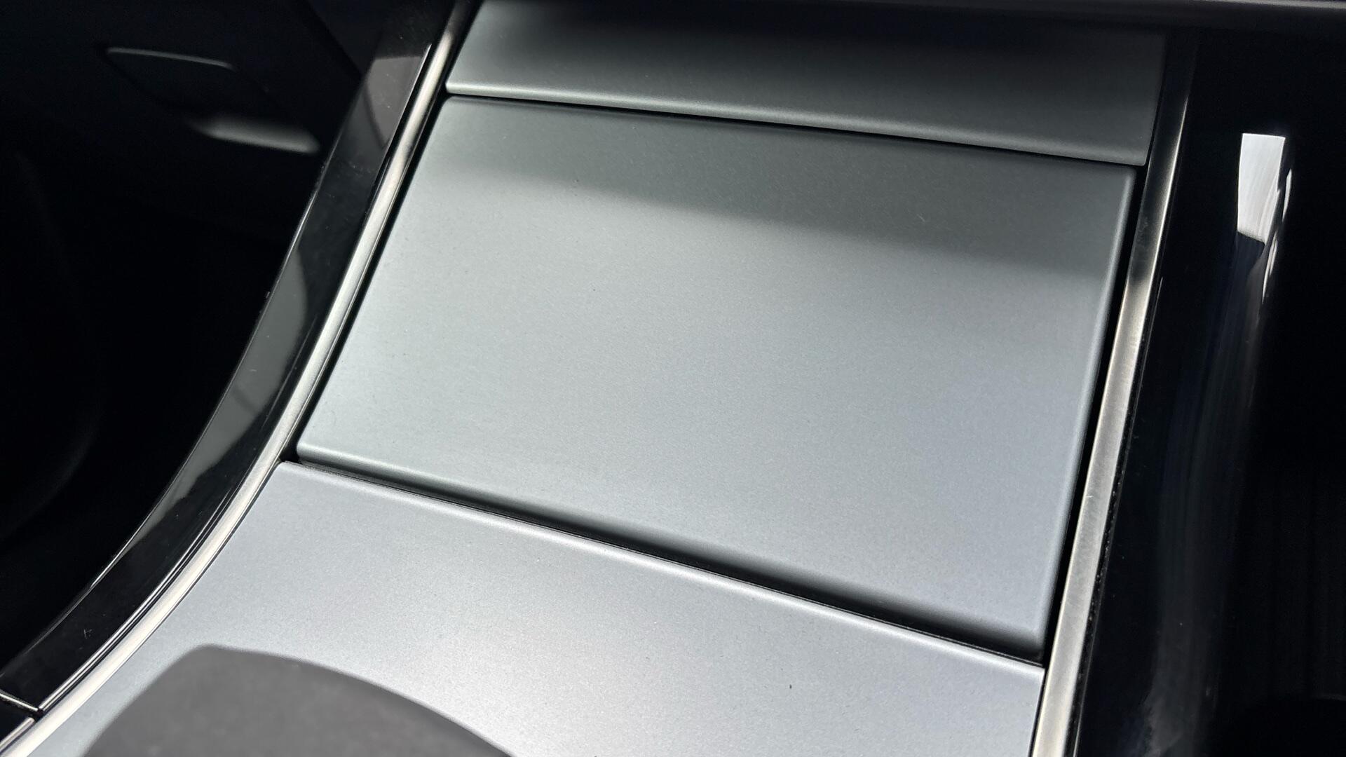 Land Rover Range Rover Evoque view 39