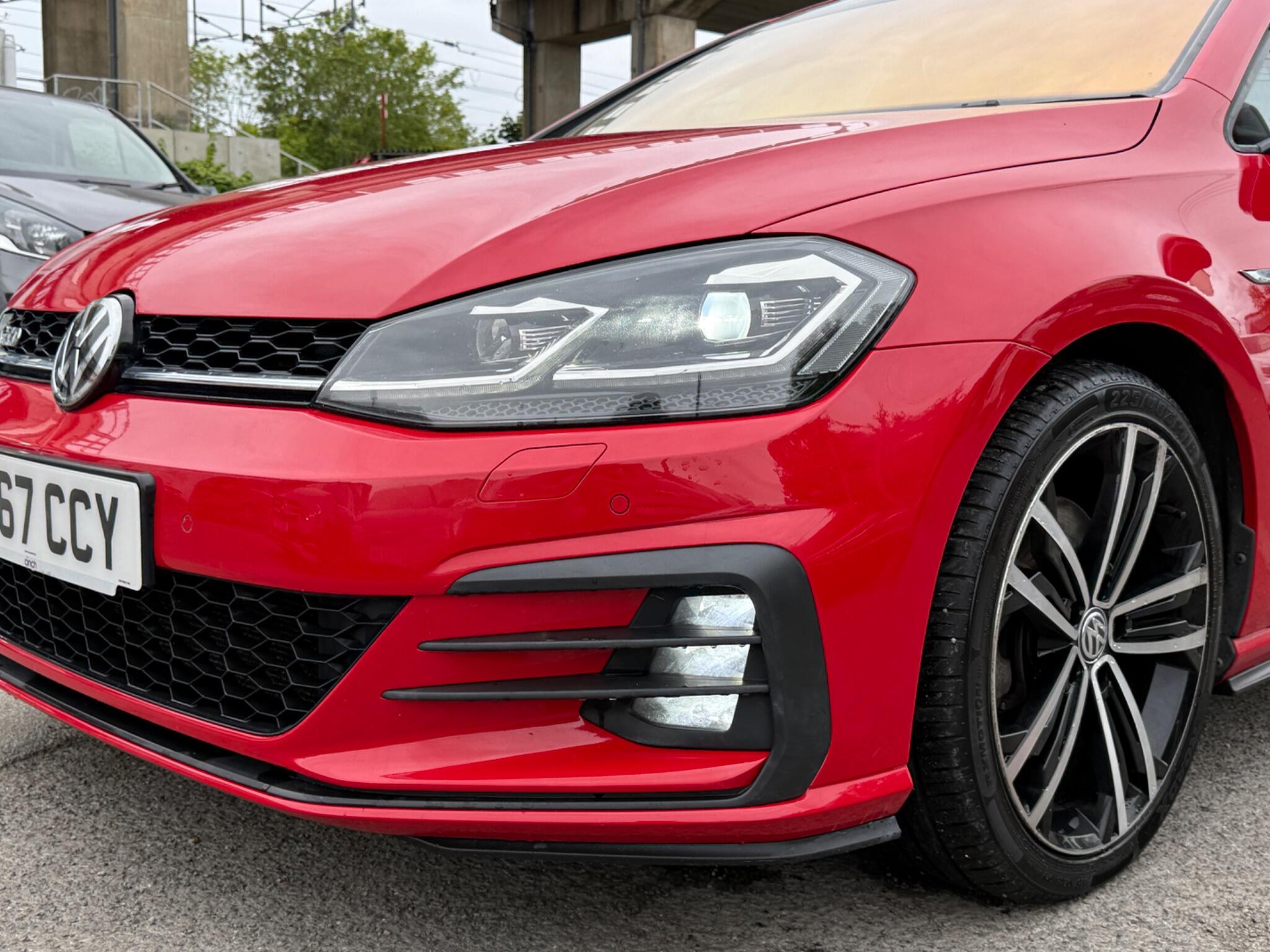 Volkswagen Golf - Image 10