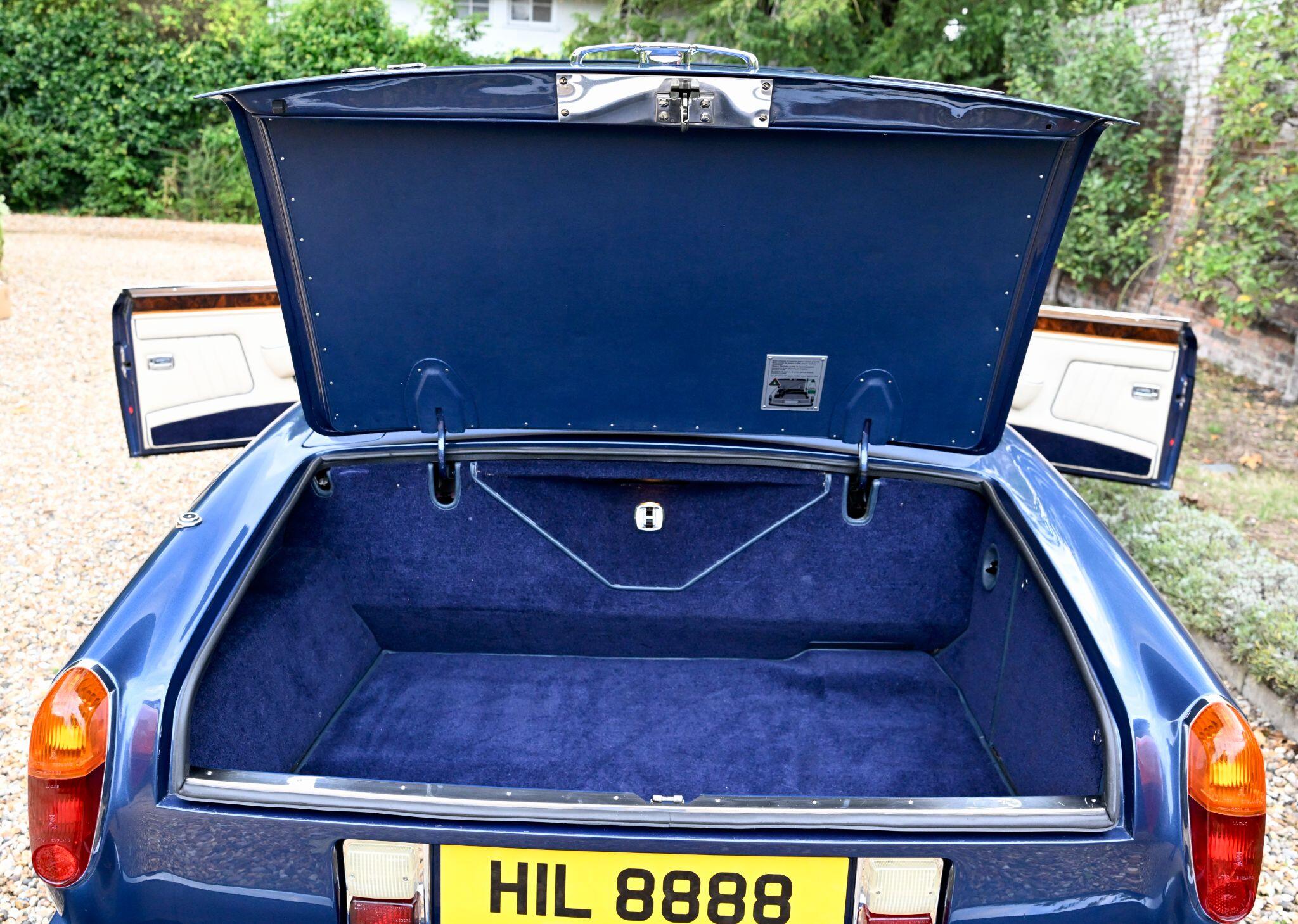 Rolls-Royce Corniche view 73