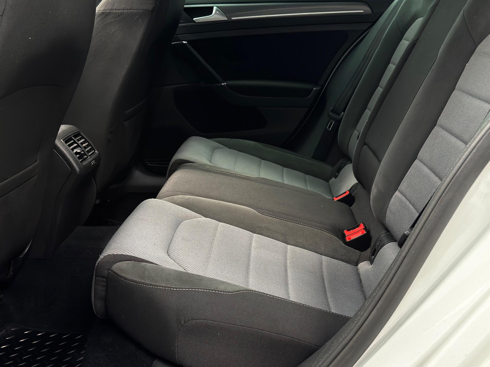 Volkswagen Golf view 48
