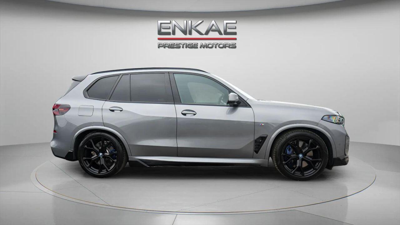 BMW X5 view 3