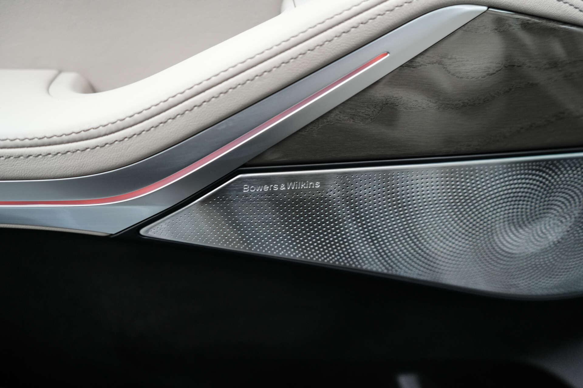 BMW X7 view 19