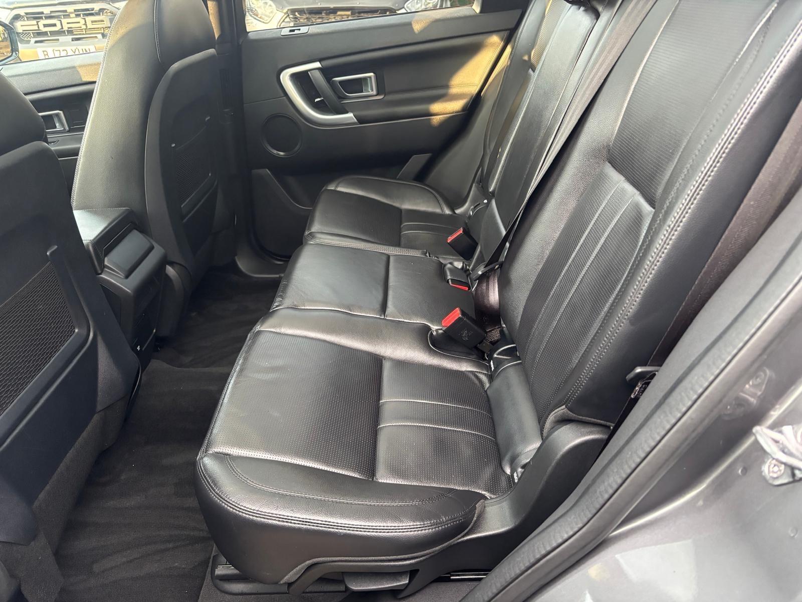 Land Rover Discovery Sport view 17