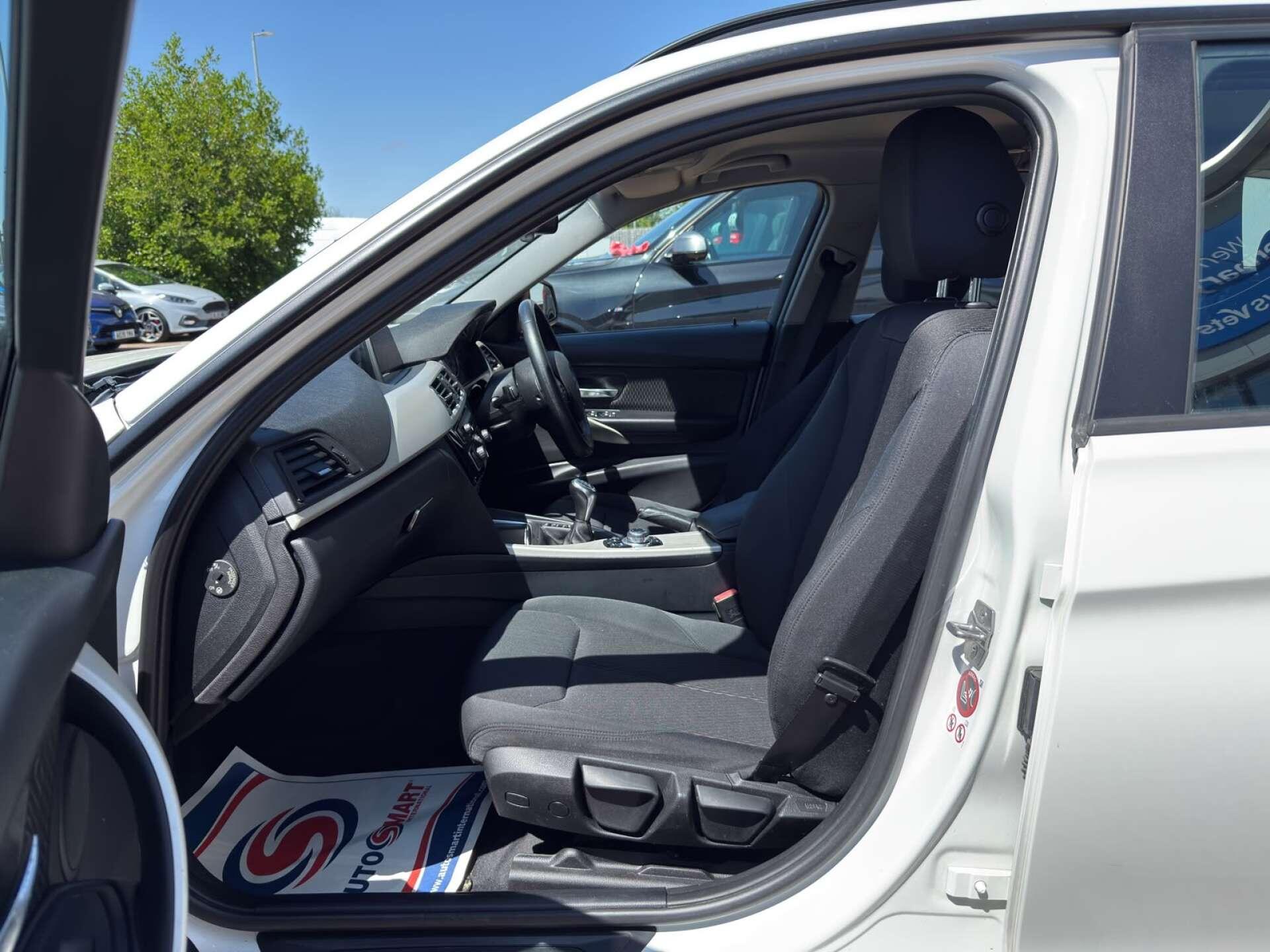 BMW 3 Series view 45