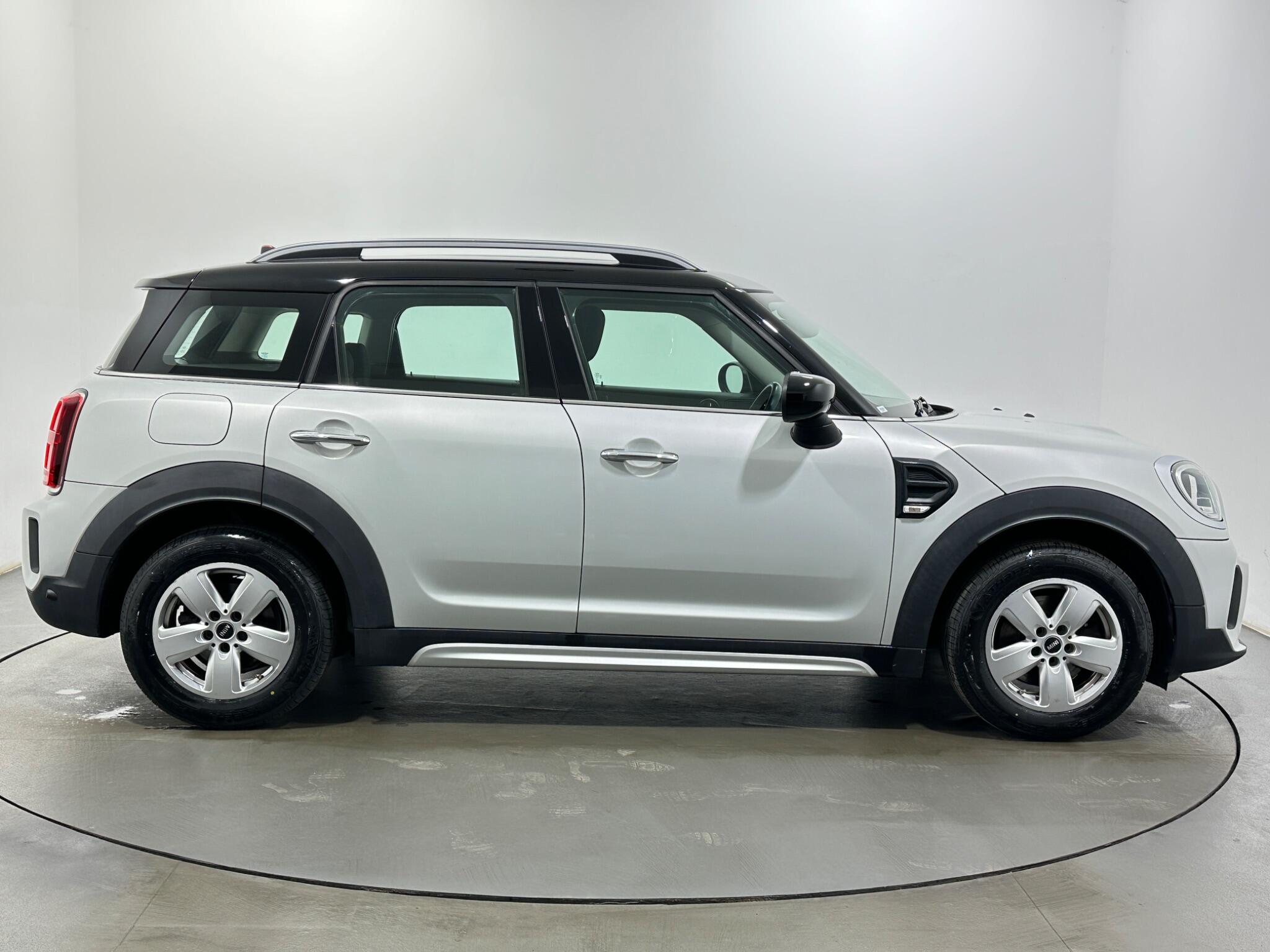 Mini Countryman view 9