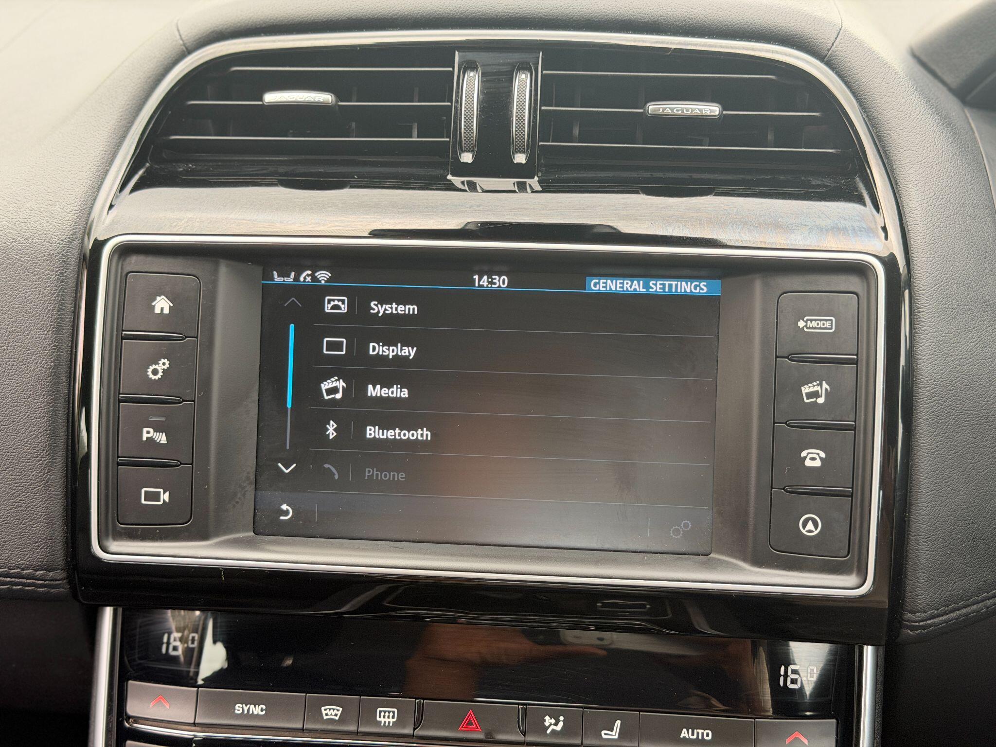 Jaguar Xe view 38