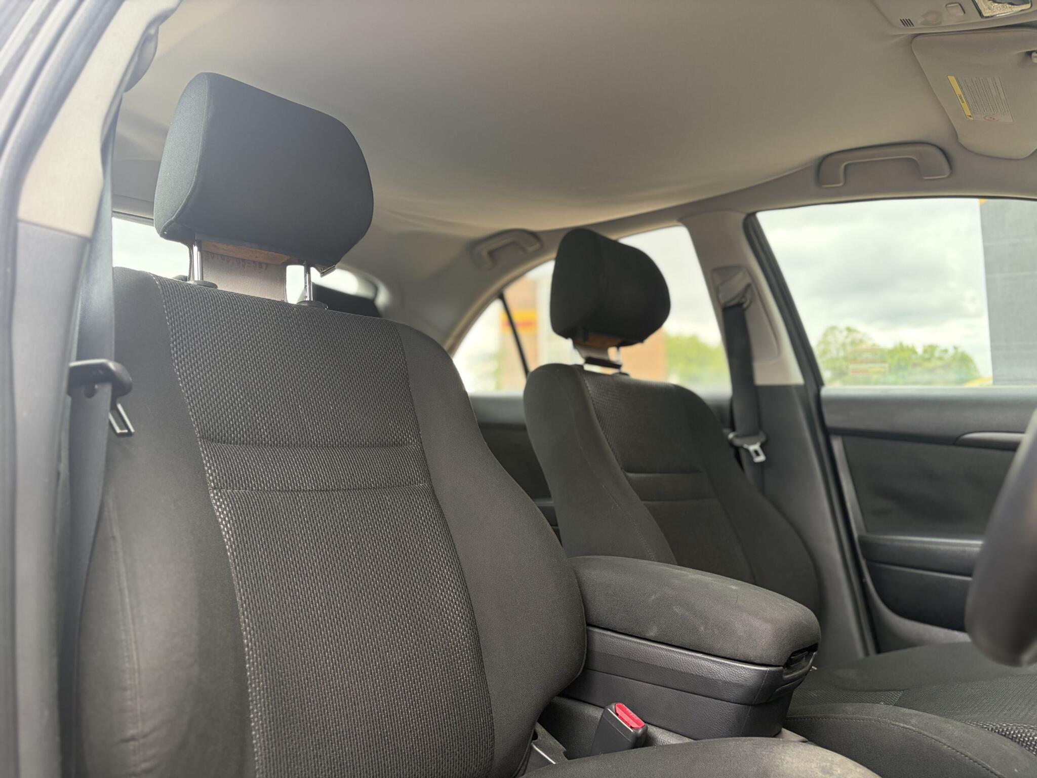 Toyota Avensis view 11