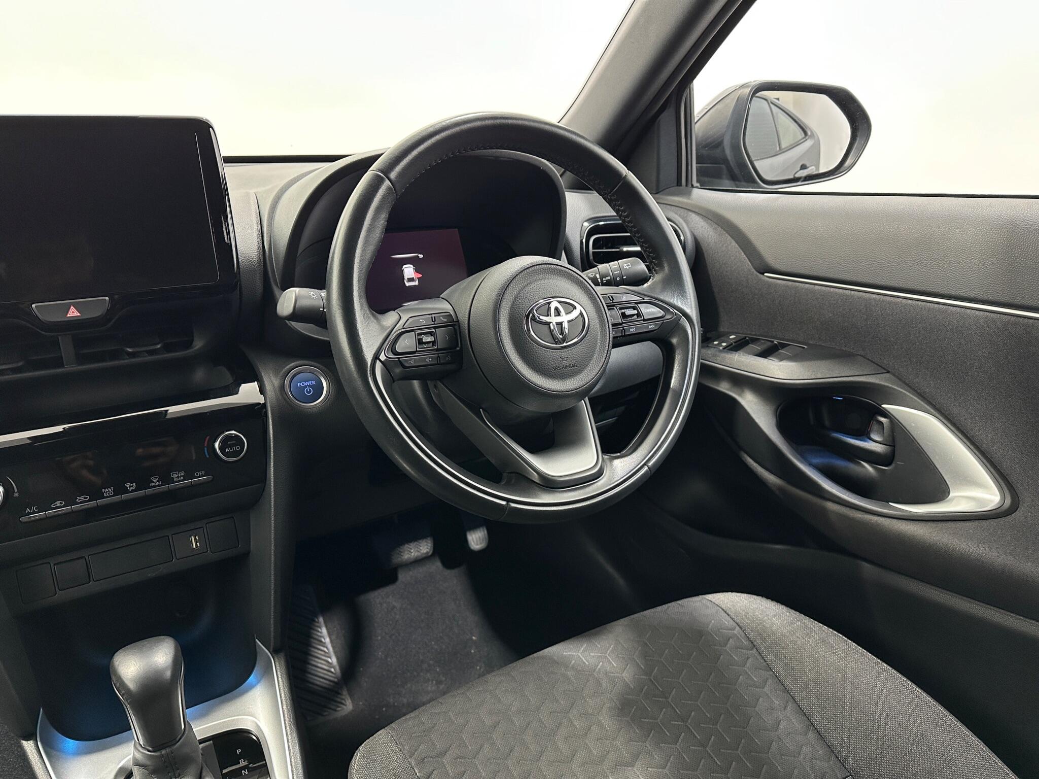 Toyota Yaris Cross view 12