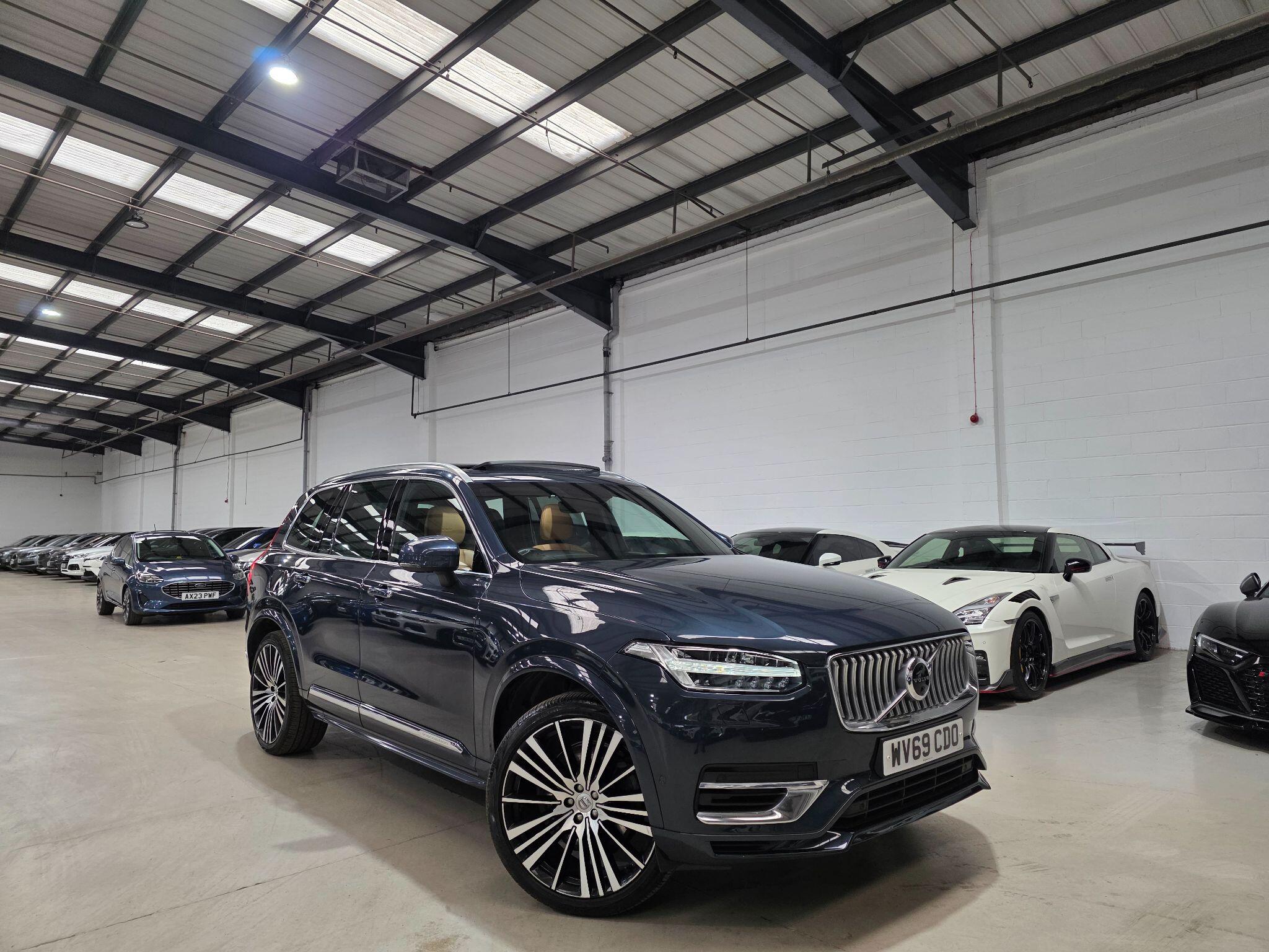 Volvo XC90 view 3