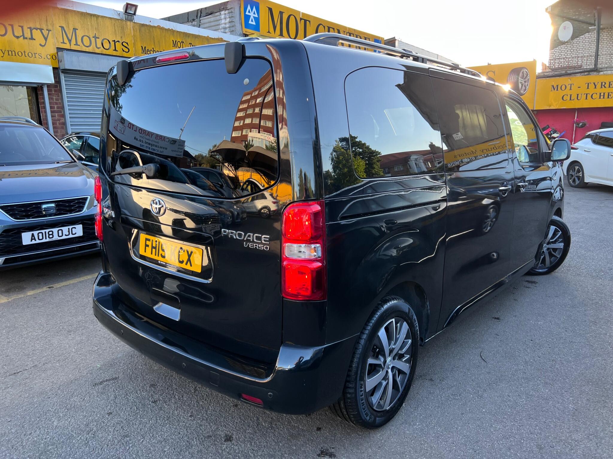 Toyota Proace Verso view 10