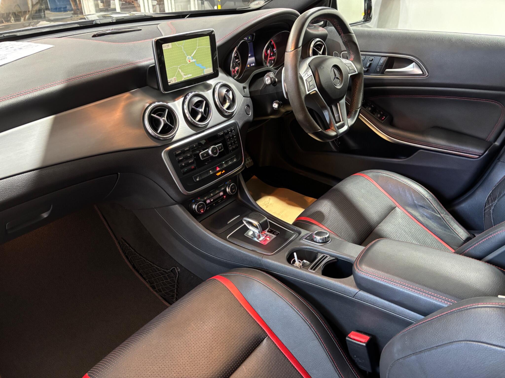 Mercedes-Benz Gla view 21