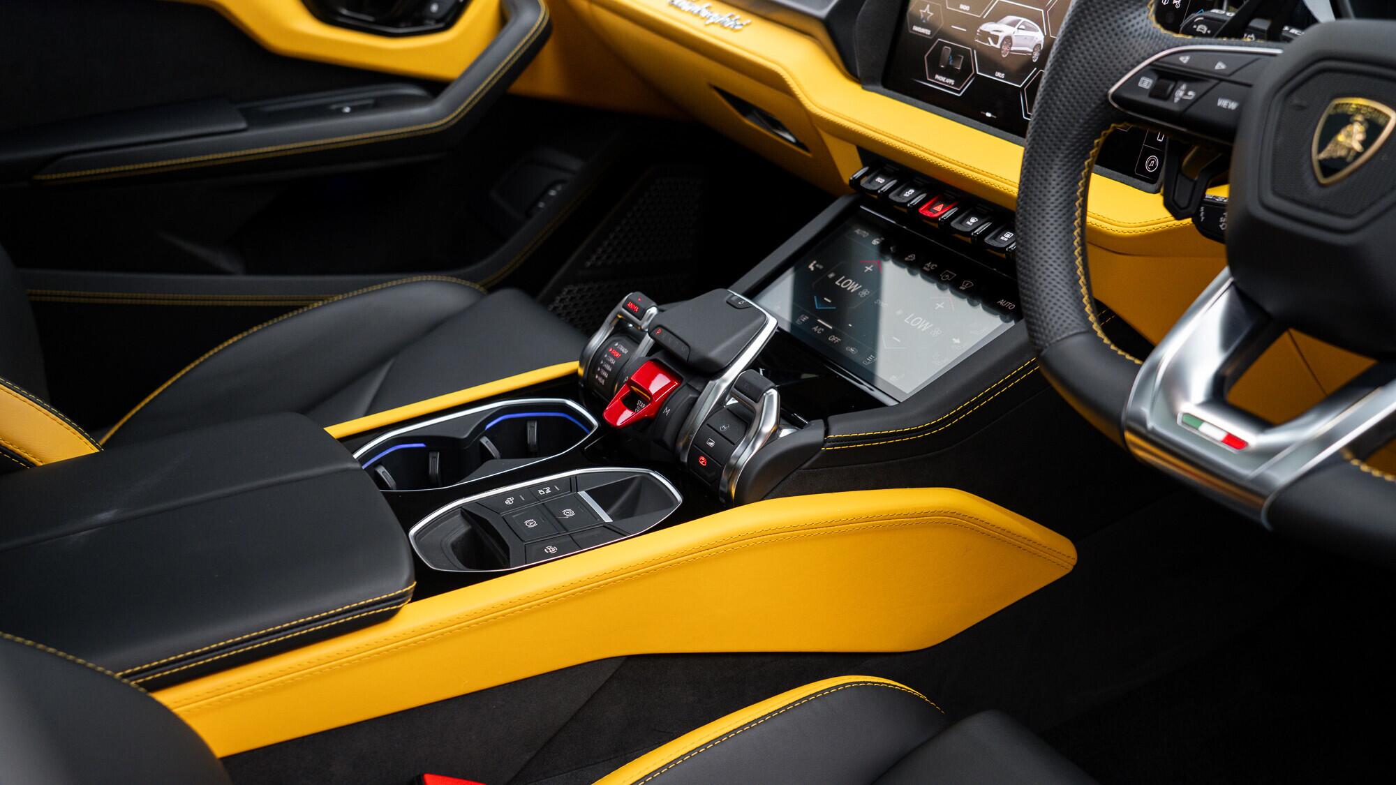 Lamborghini Urus view 40