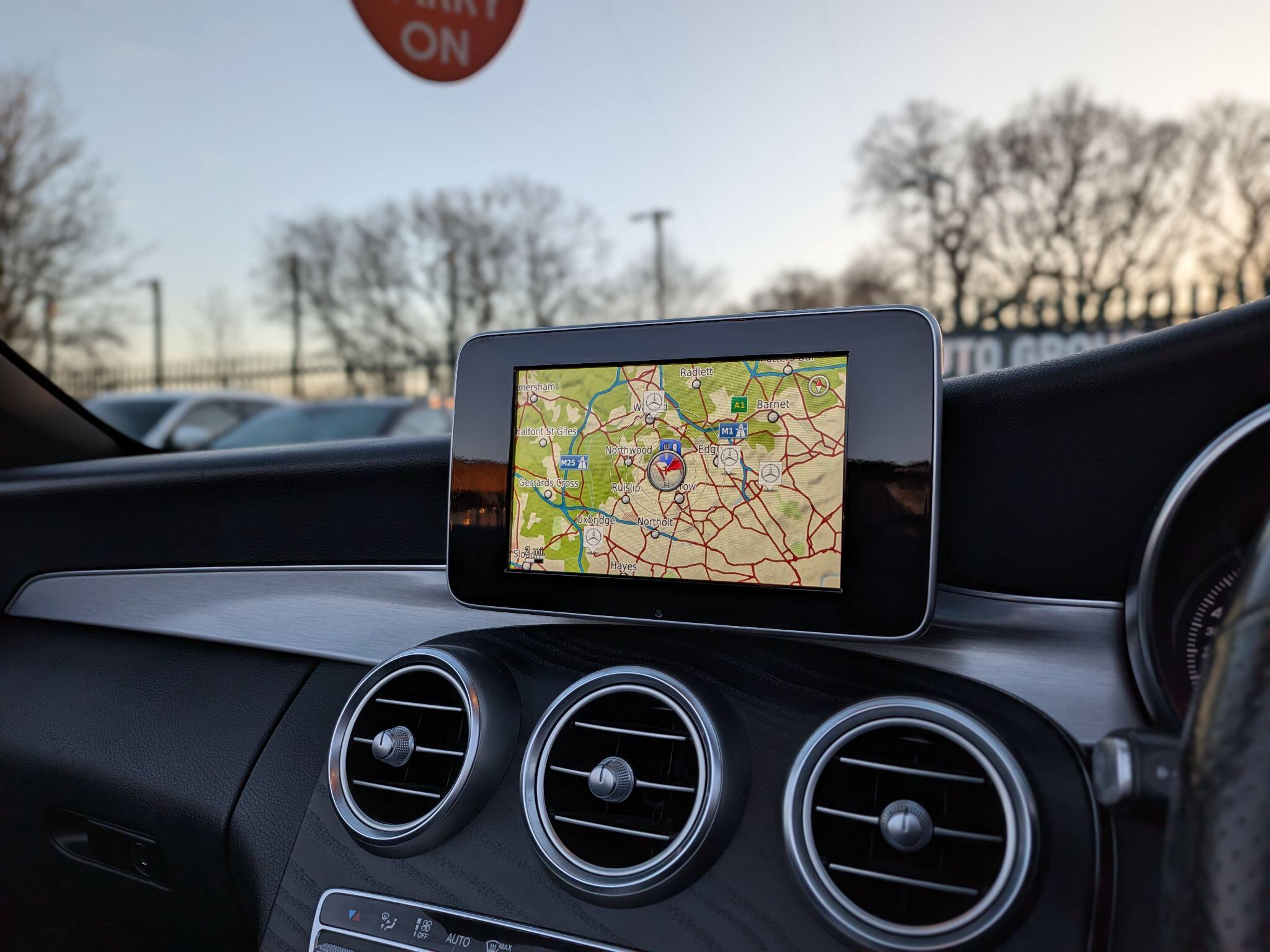 Mercedes-Benz C Class view 40