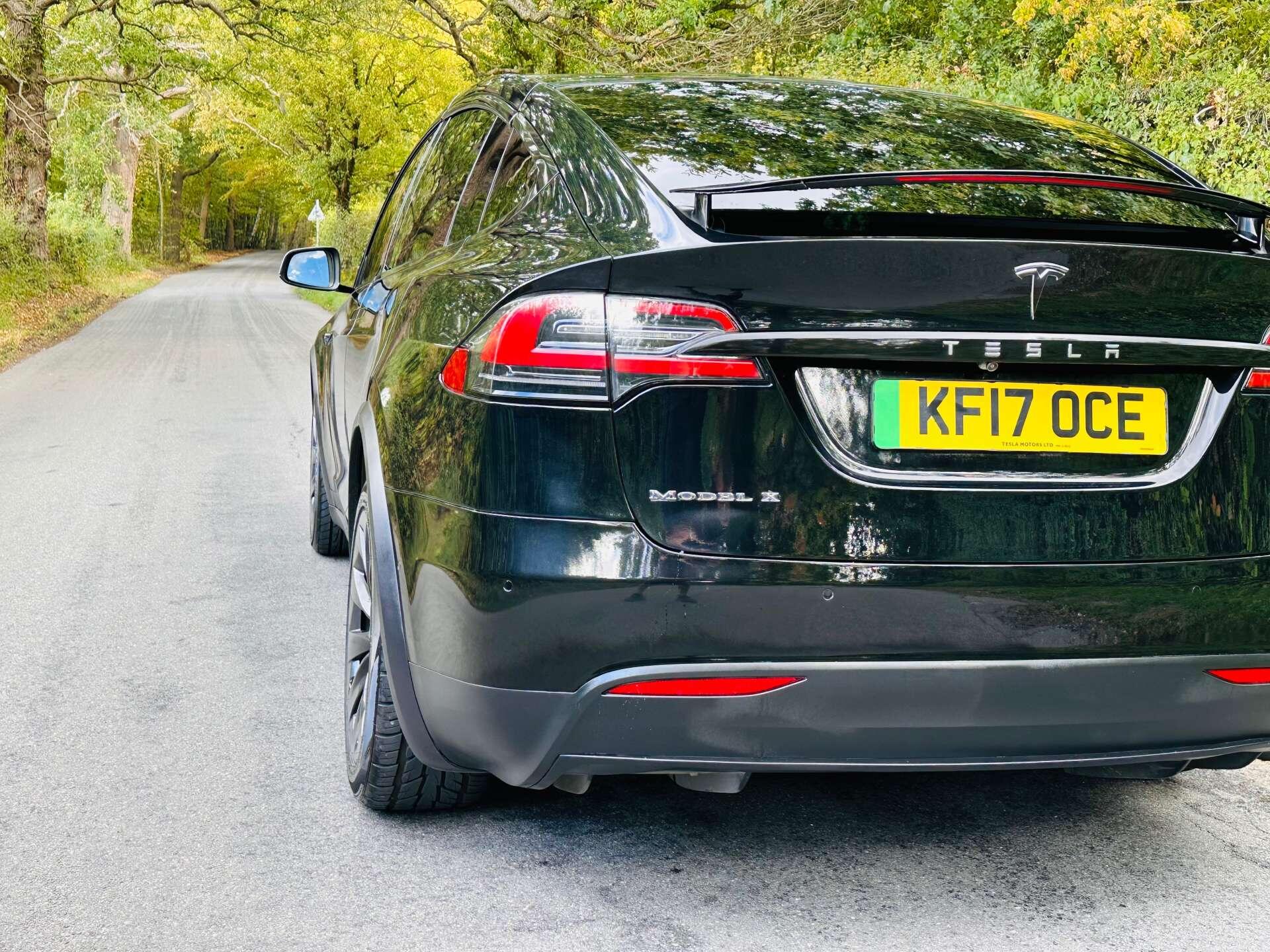 Tesla Model X view 40