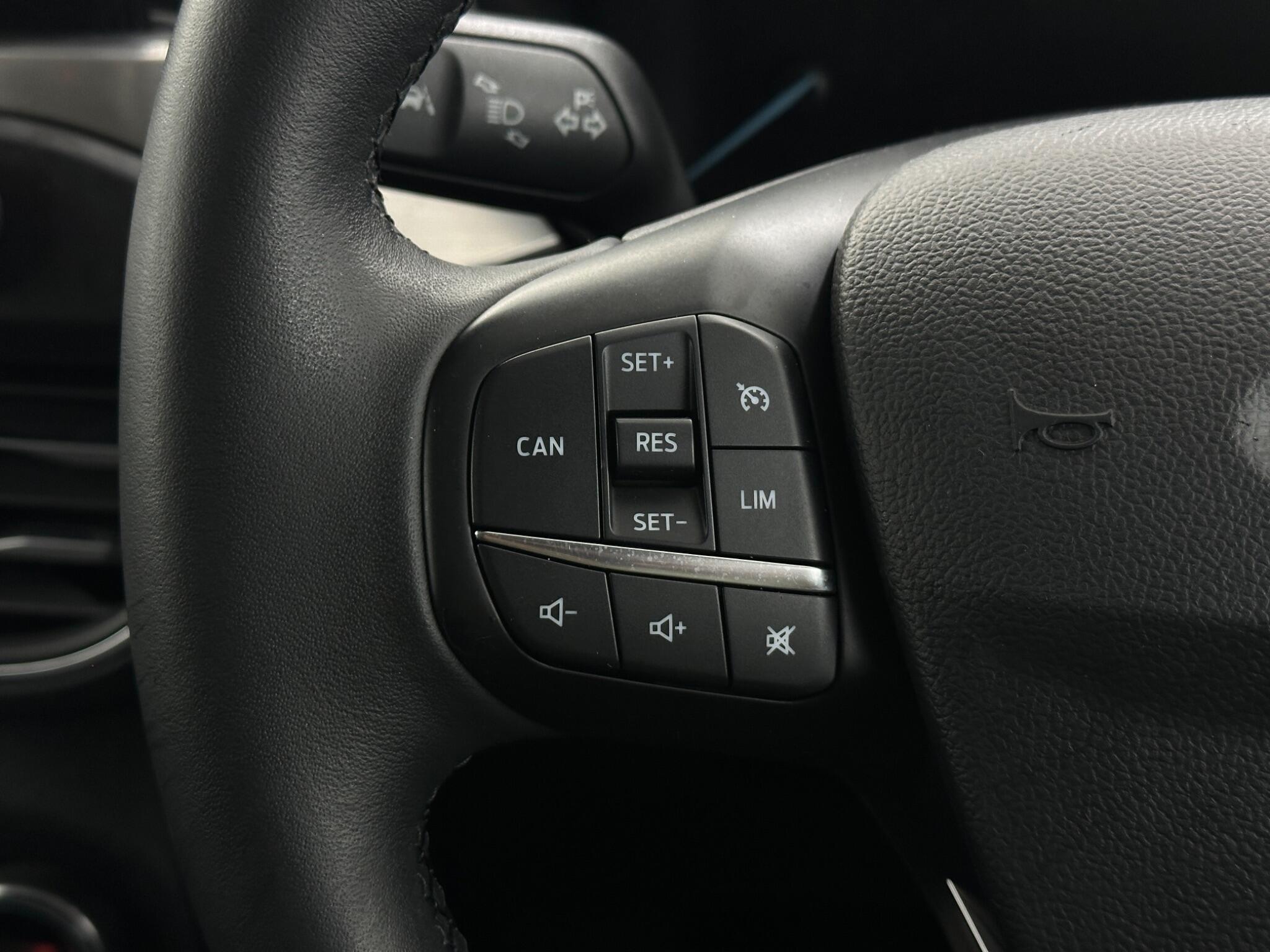 Ford Focus view 15