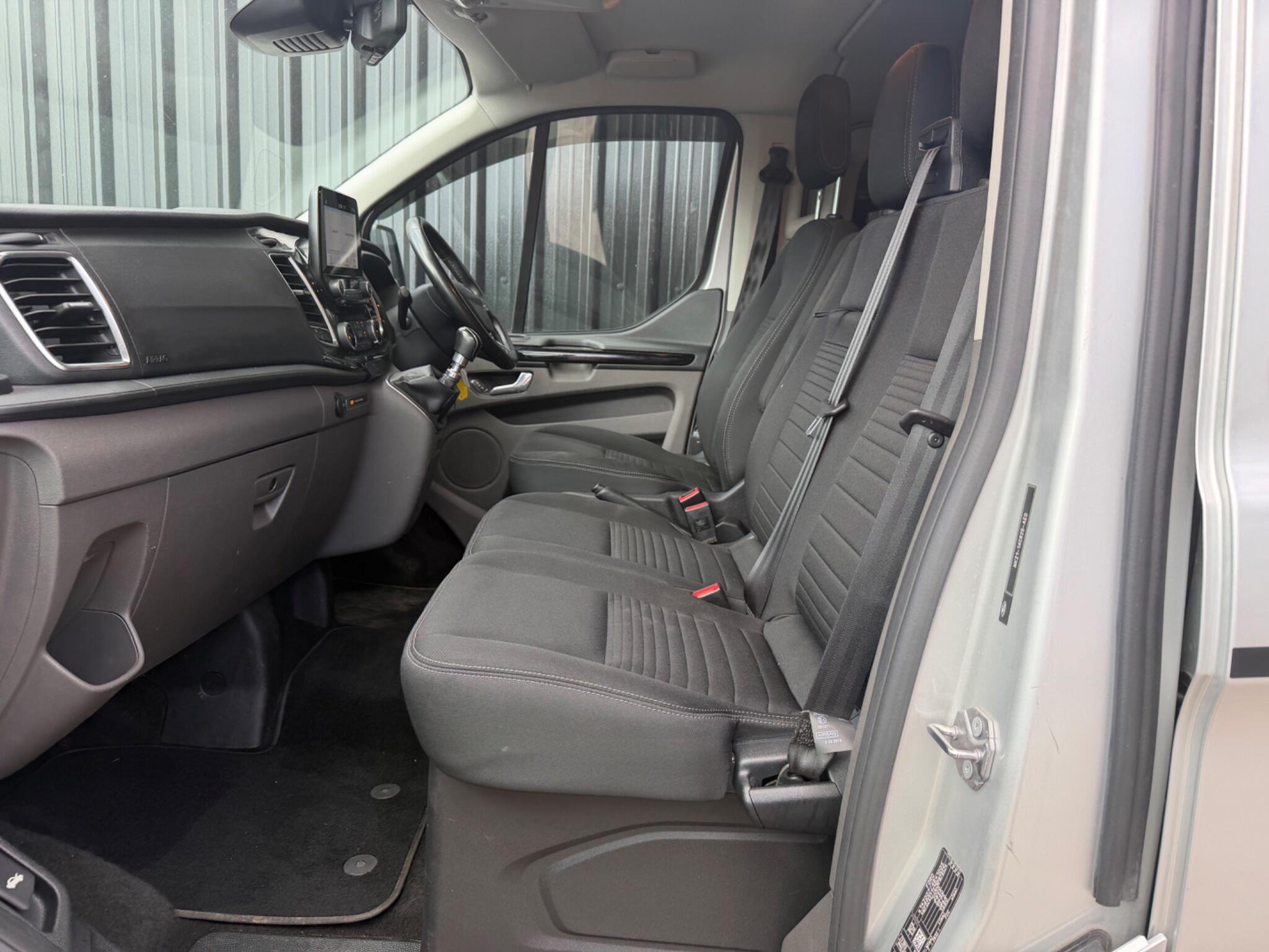 Ford Transit Custom view 34