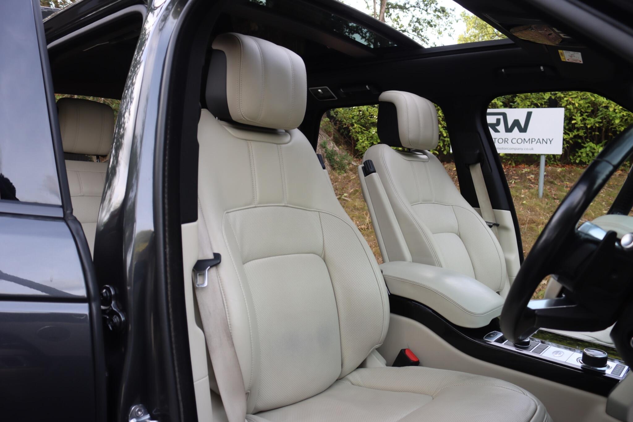 Land Rover Range Rover view 46