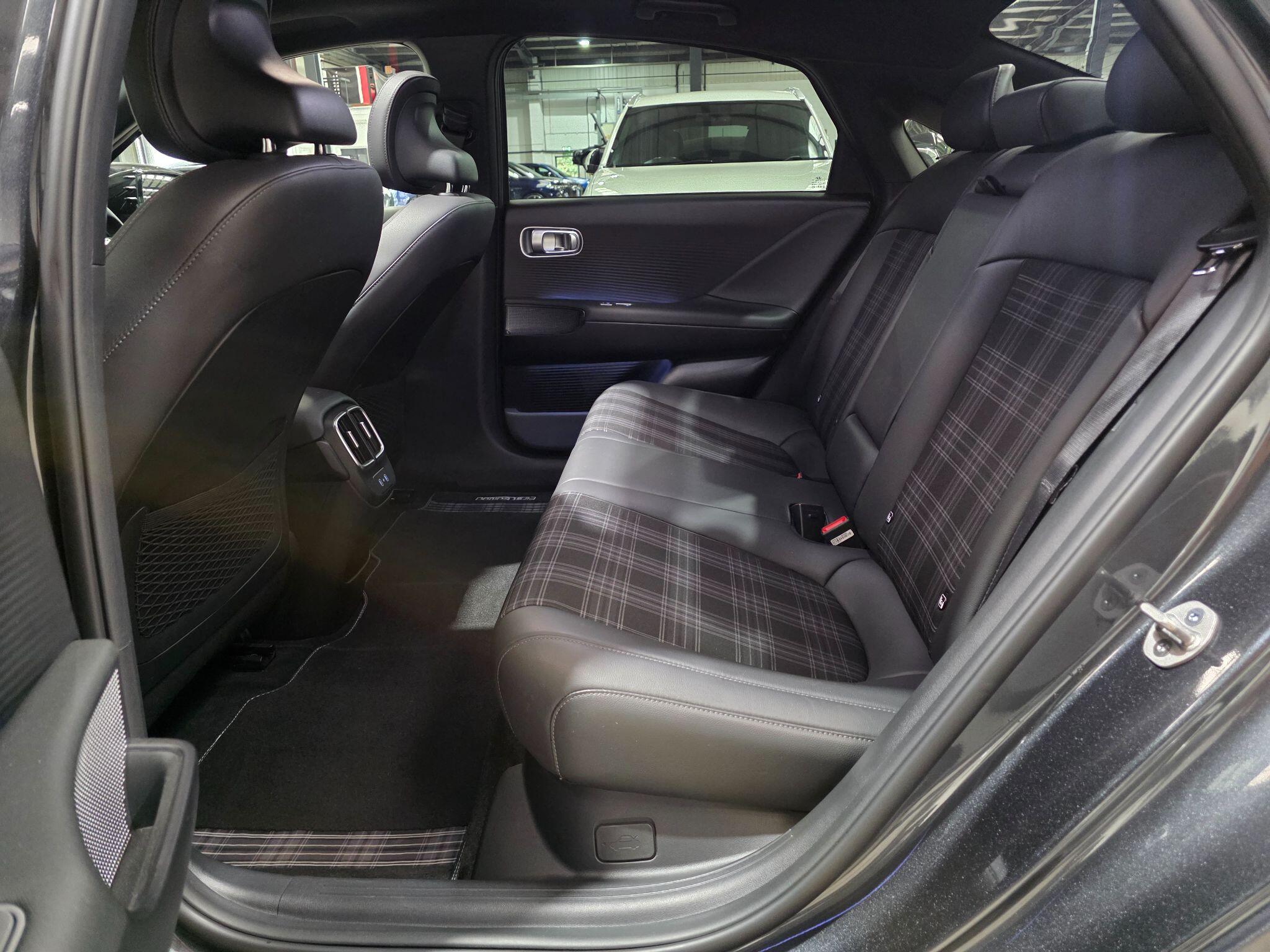 Hyundai Ioniq 6 view 28