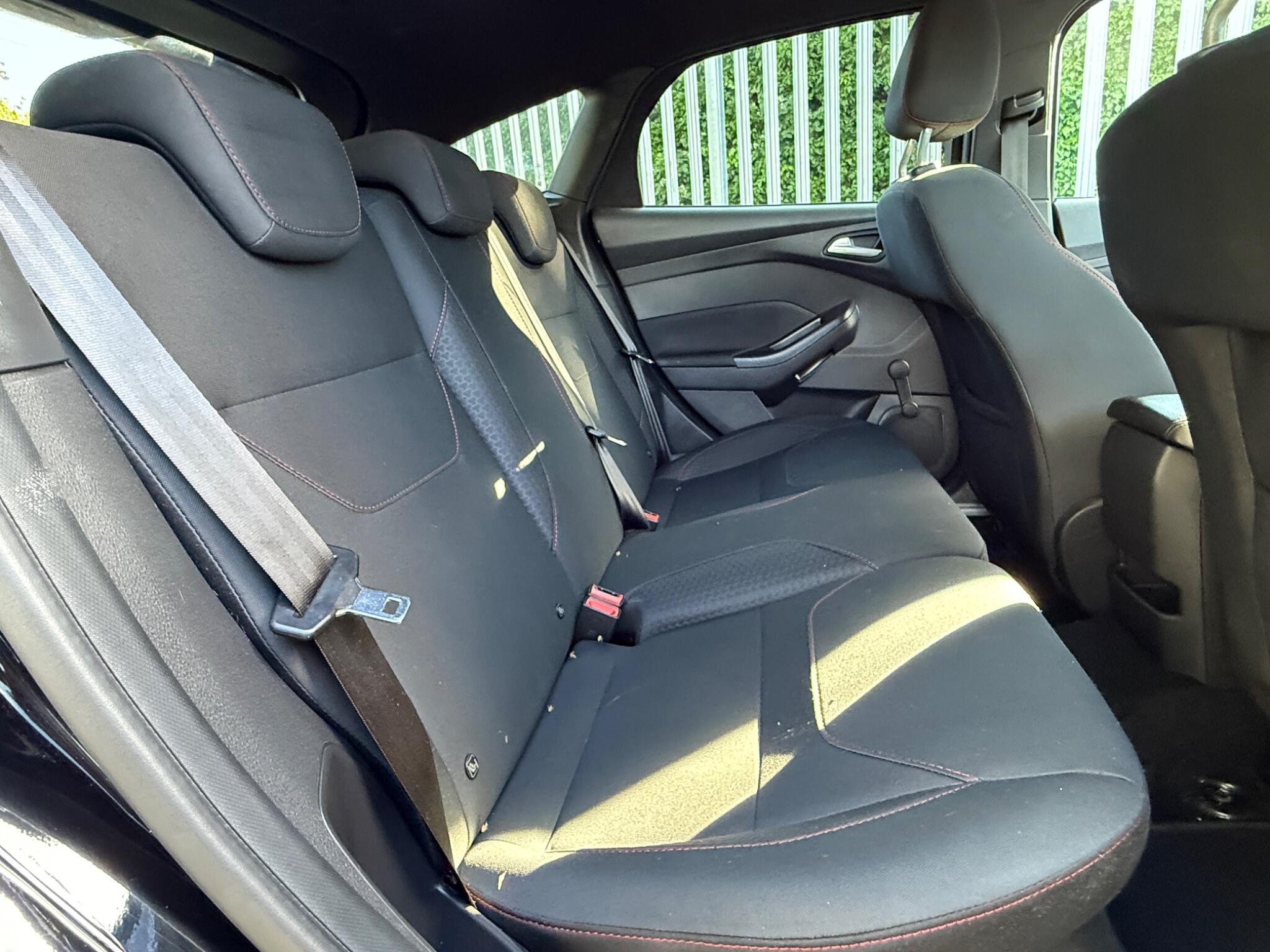 2018 Ford Focus image 21