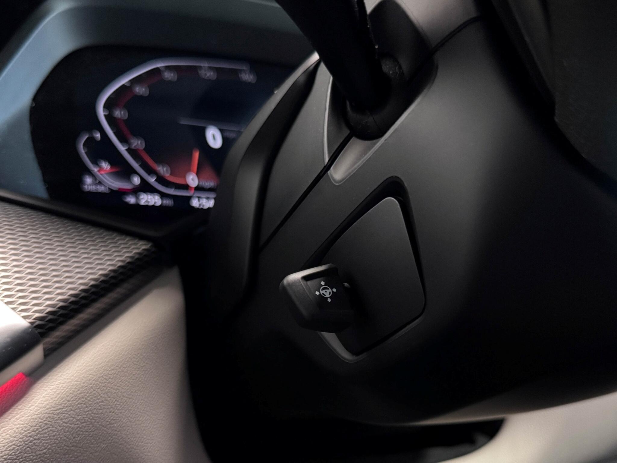 BMW X6 view 18