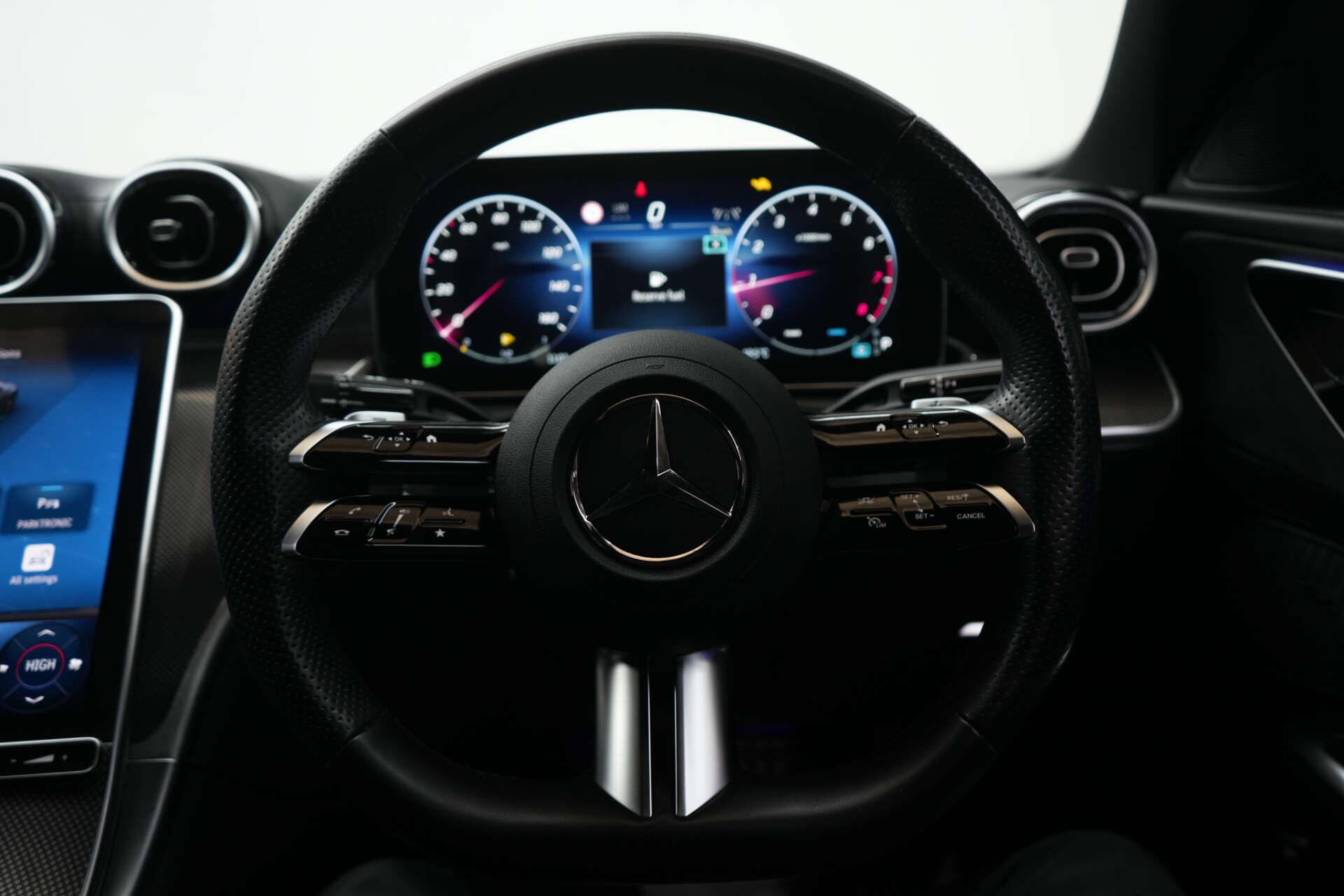 Mercedes-Benz C-Class view 37
