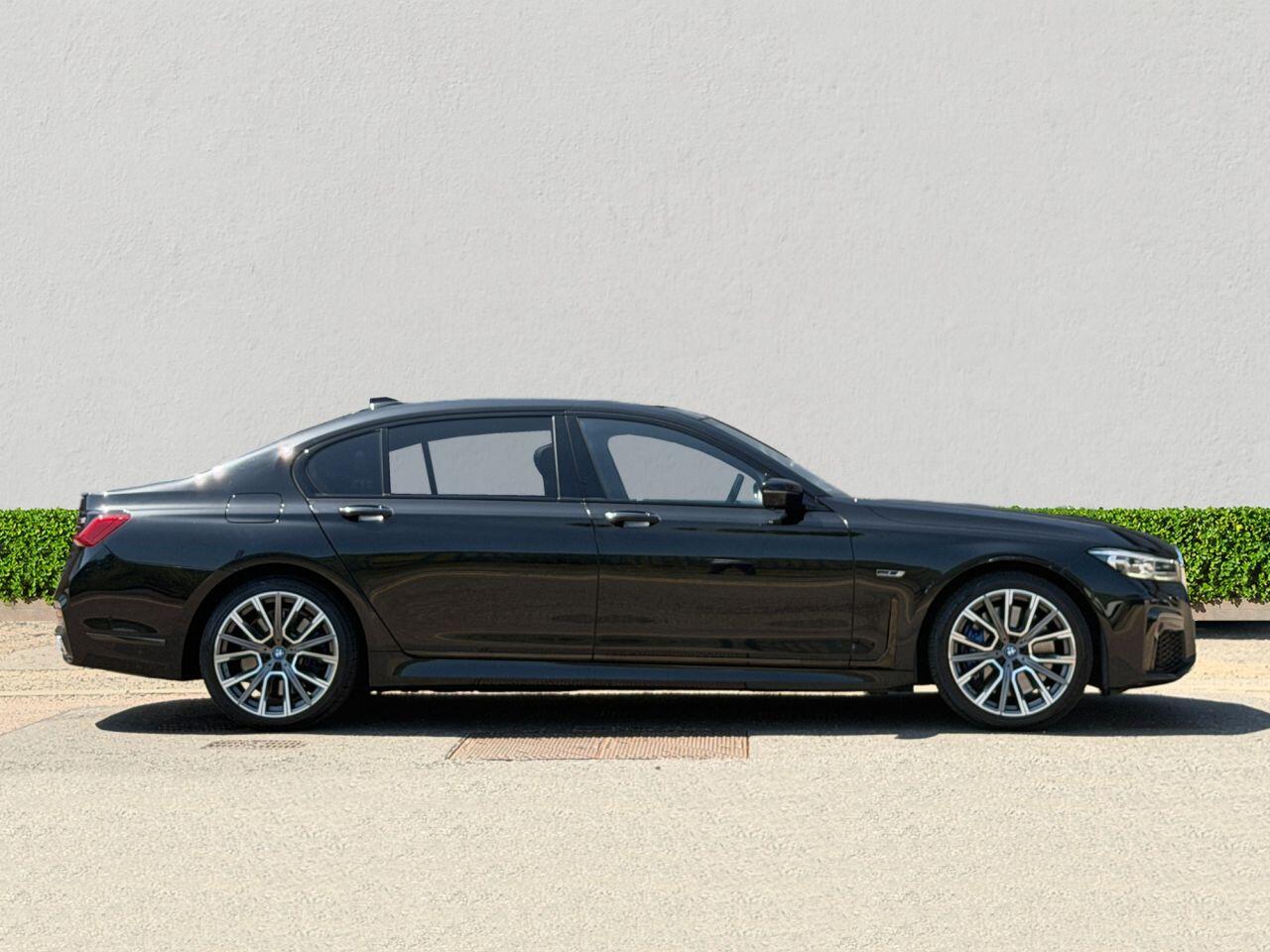 BMW 7 Series view 8
