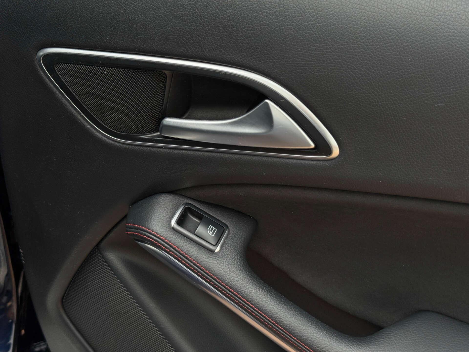 Mercedes-Benz Cla view 26