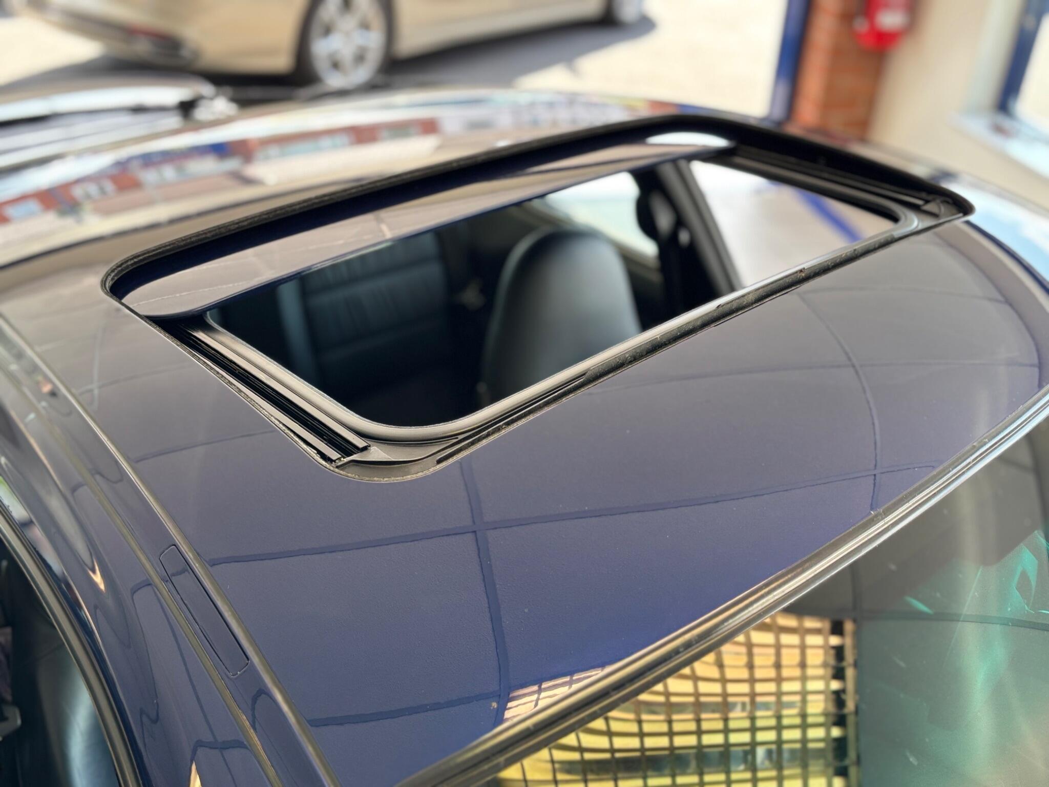Porsche 911 view 21