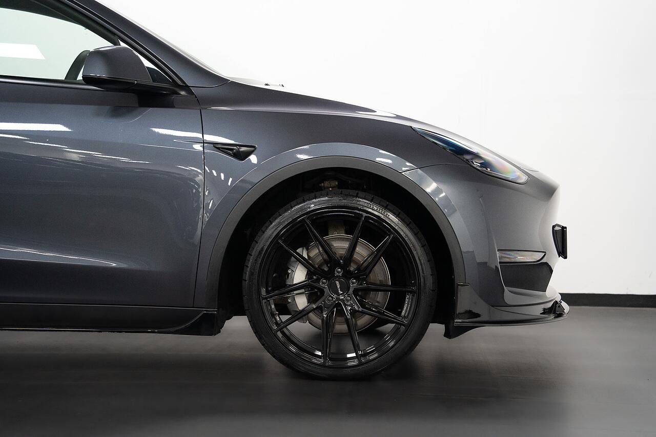 Tesla Model Y view 32