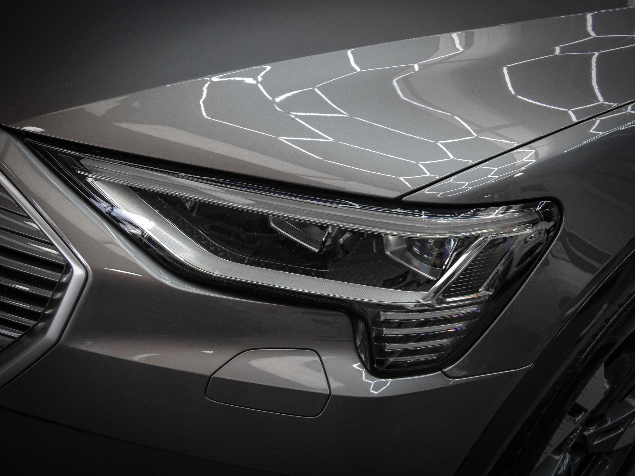 Audi E-Tron view 12
